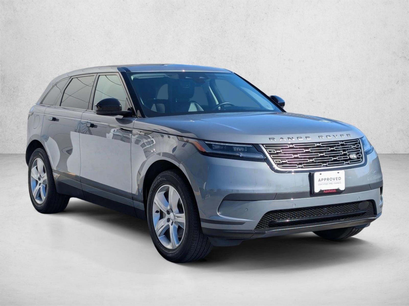 2025 Land Rover Range Rover Velar S photo 2