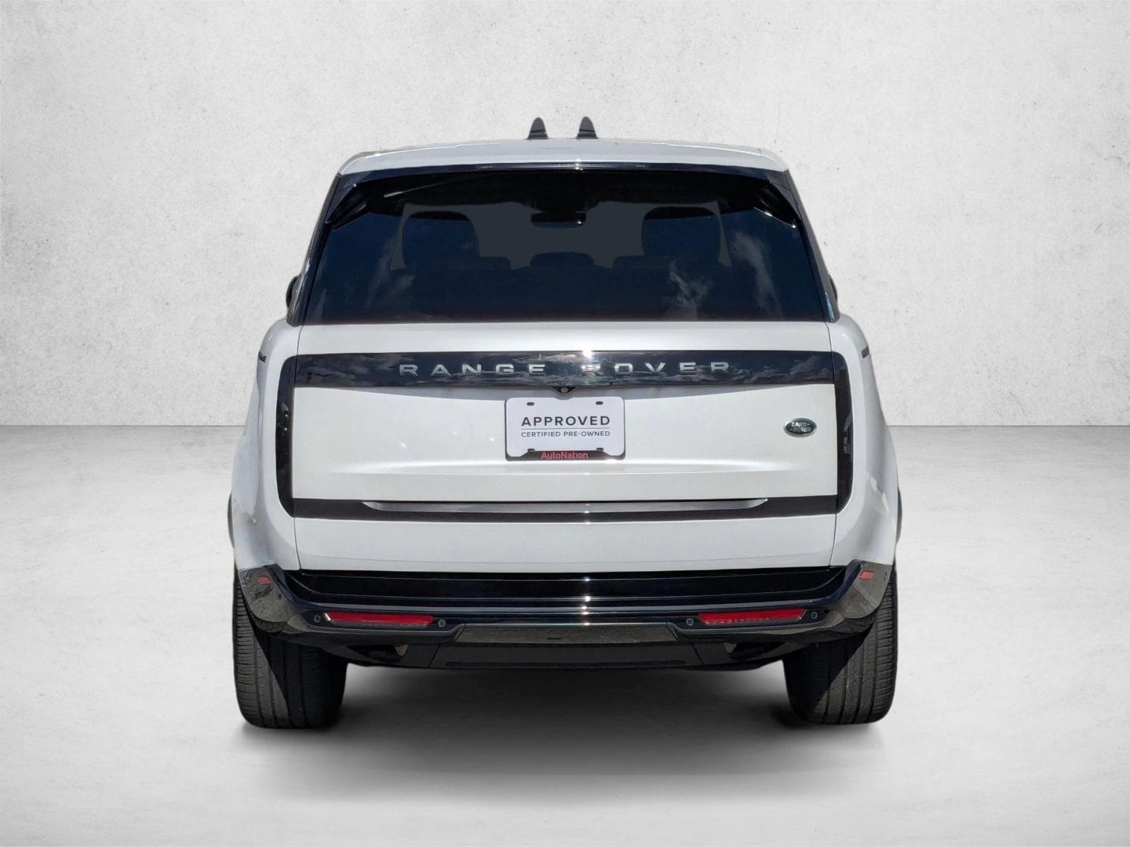 2023 Land Rover Range Rover SE photo 6