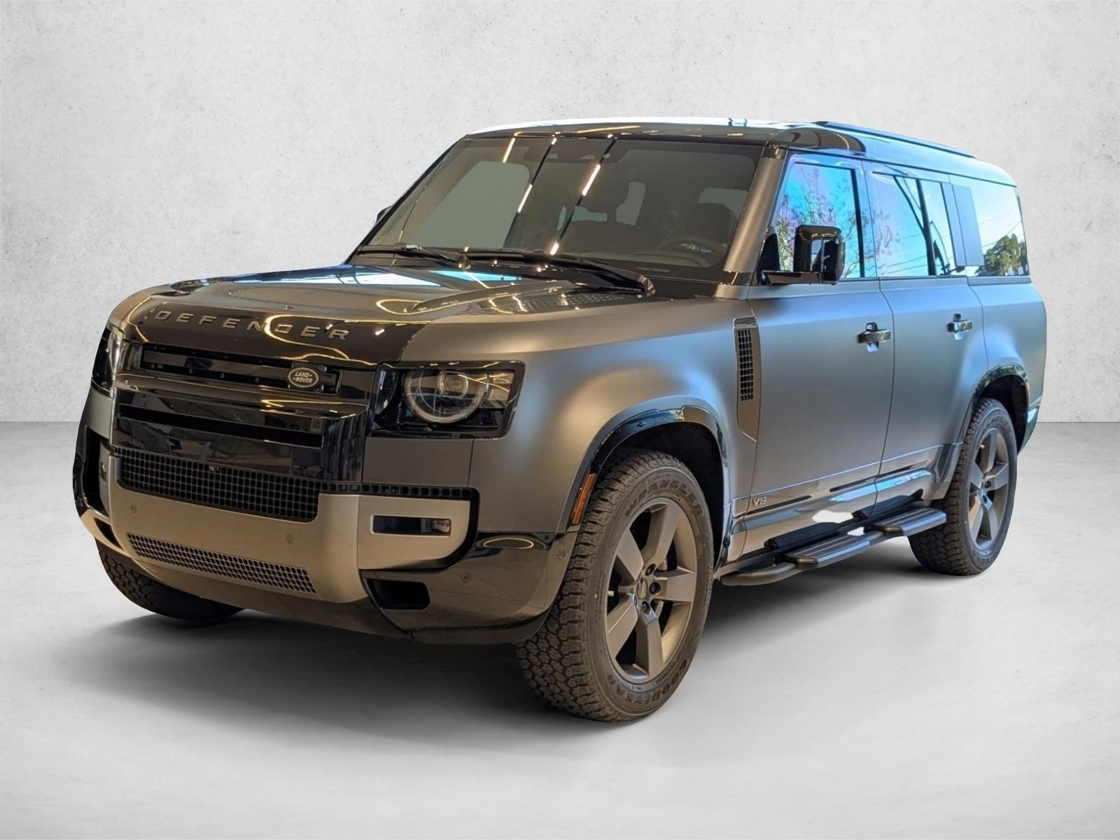 2026 Land Rover Defender Base's photo