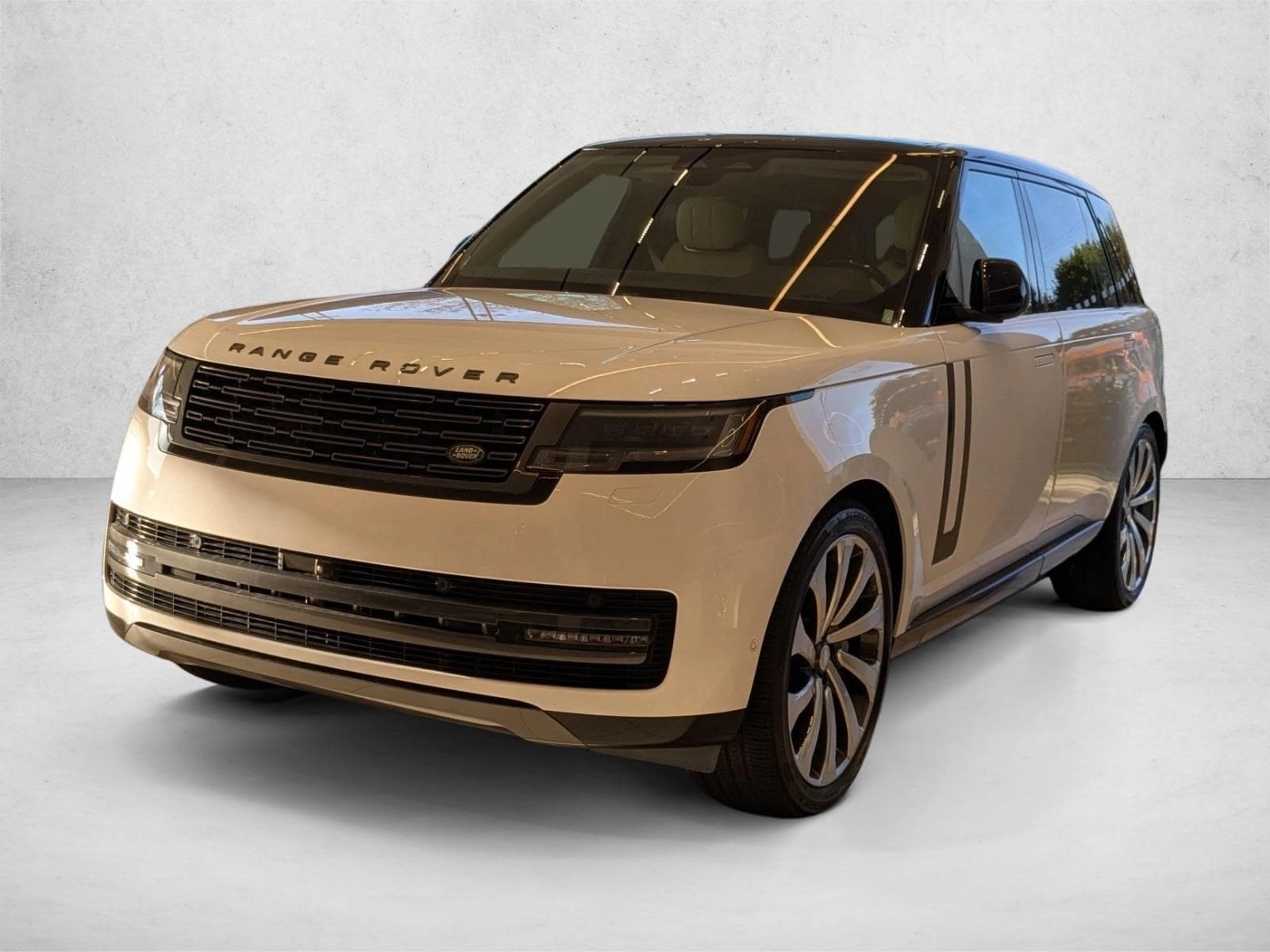 2025 Land Rover Range Rover SE's photo