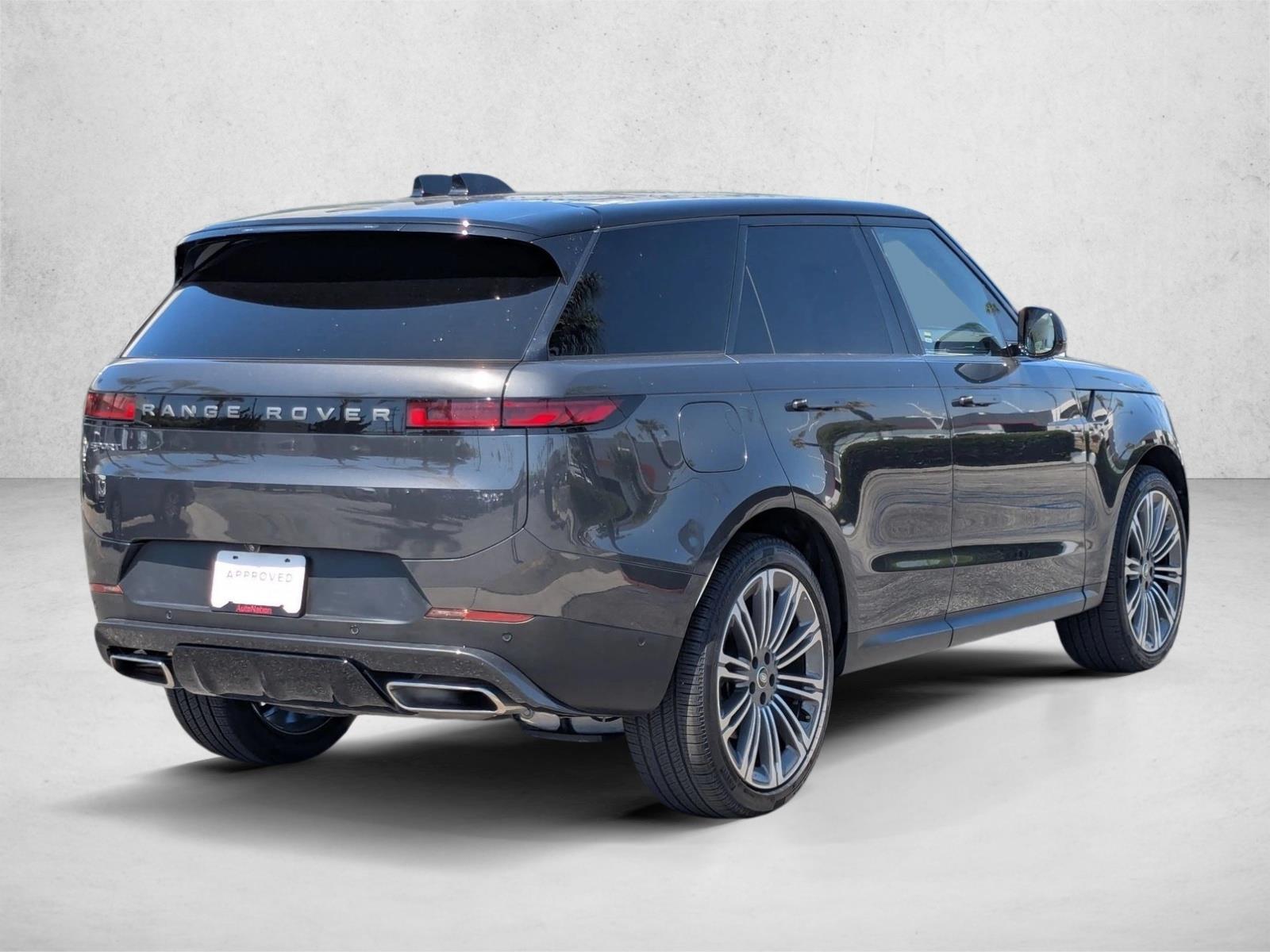 2025 Land Rover Range Rover Sport SE photo 4