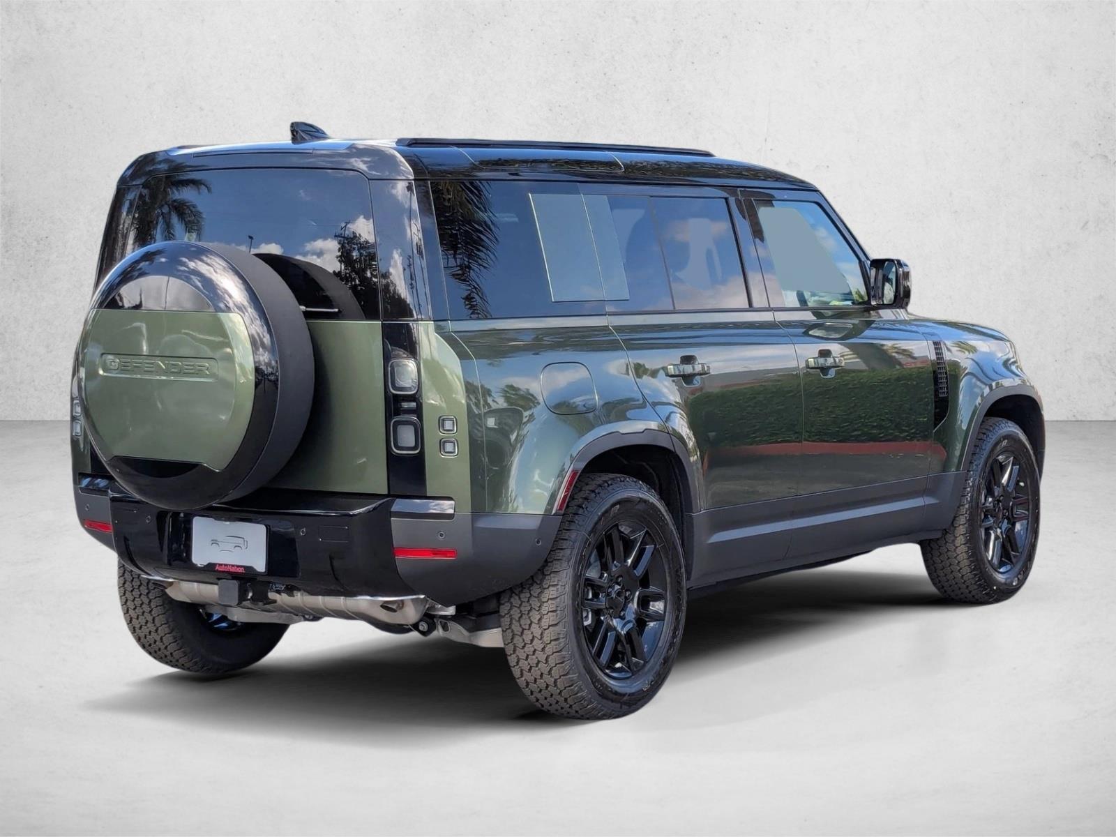 2026 Land Rover Defender 110 S photo 2