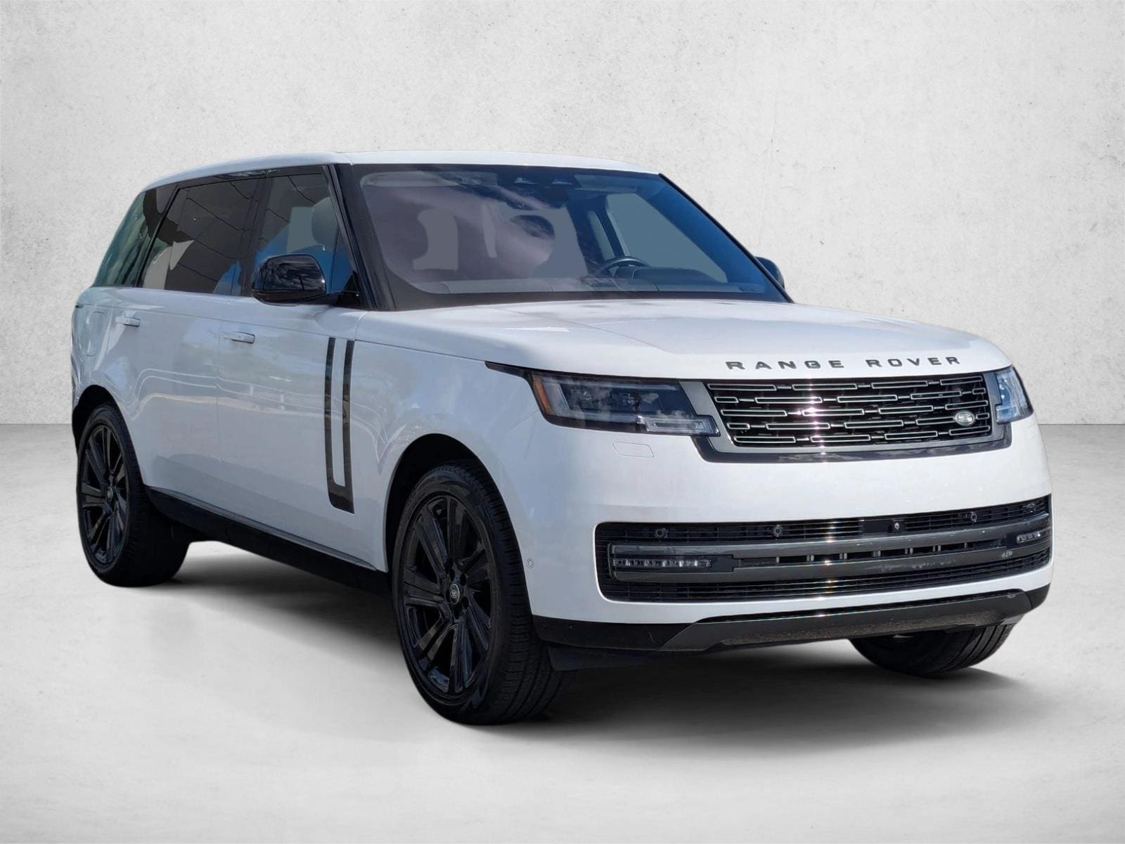 2023 Land Rover Range Rover SE photo 2