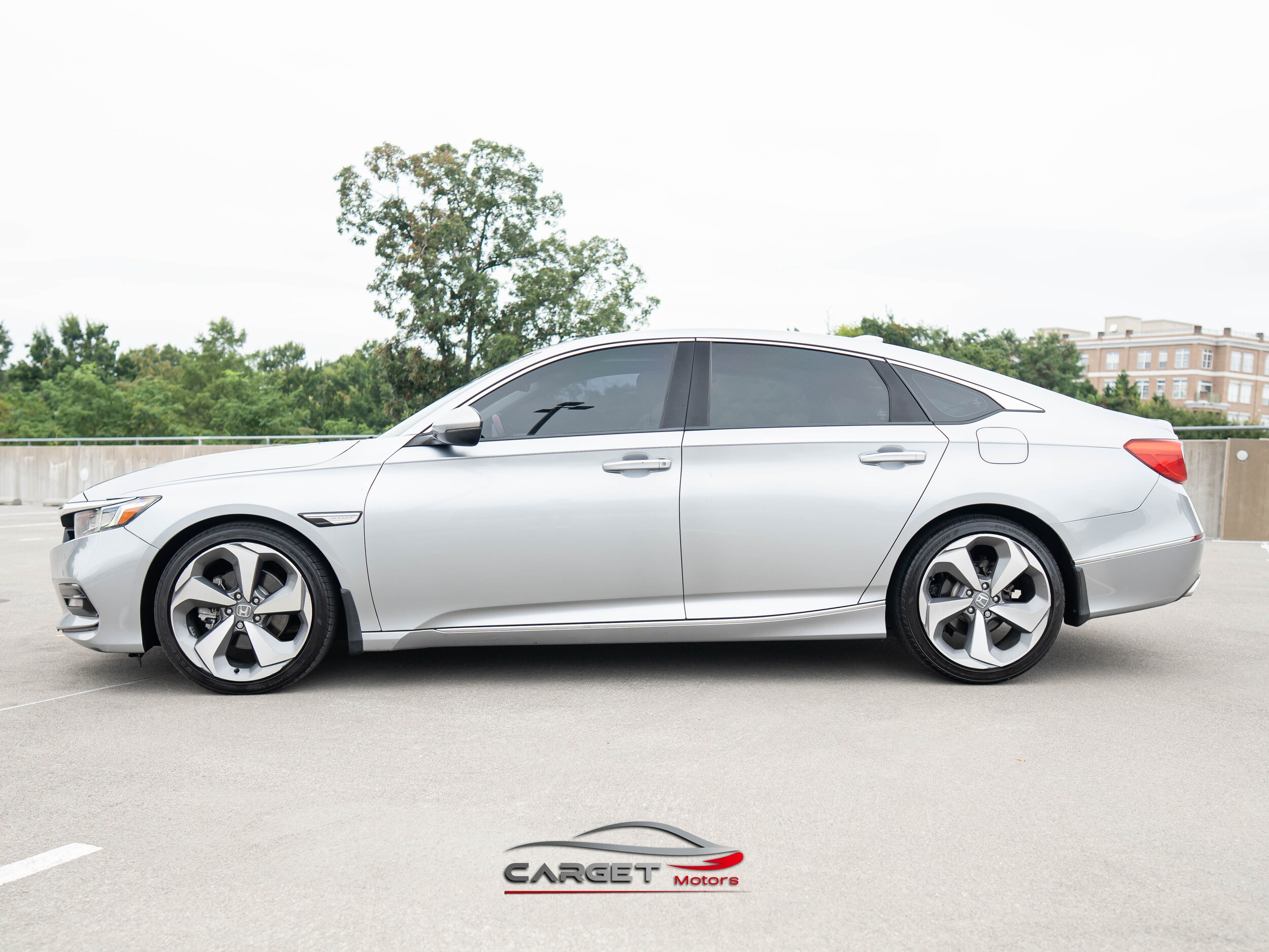 2019 Honda Accord Touring 2.0T photo 4