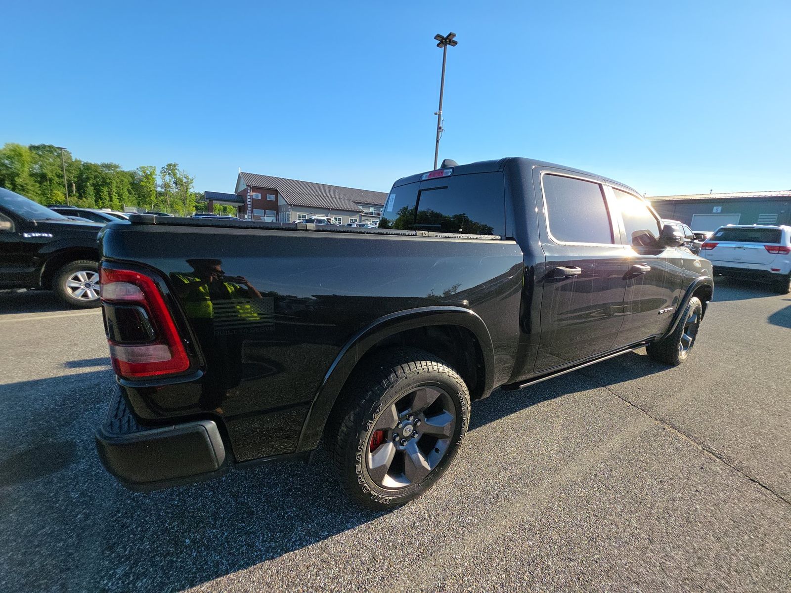 2020 RAM 1500 Big Horn/Lone Star 4x4 Crew Cab 5'7's photo