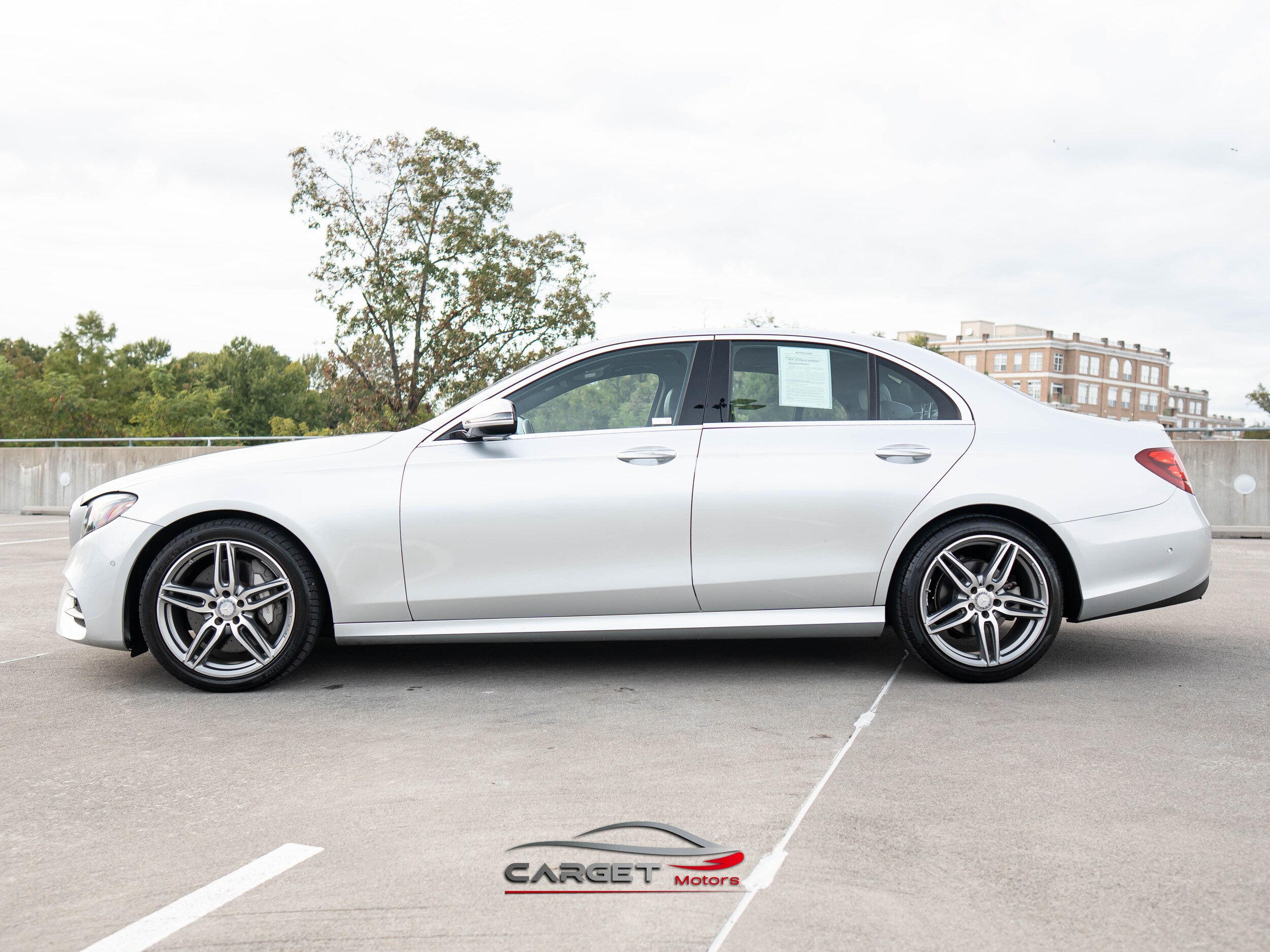 2017 Mercedes Benz E 300 4MATIC AMG photo 4