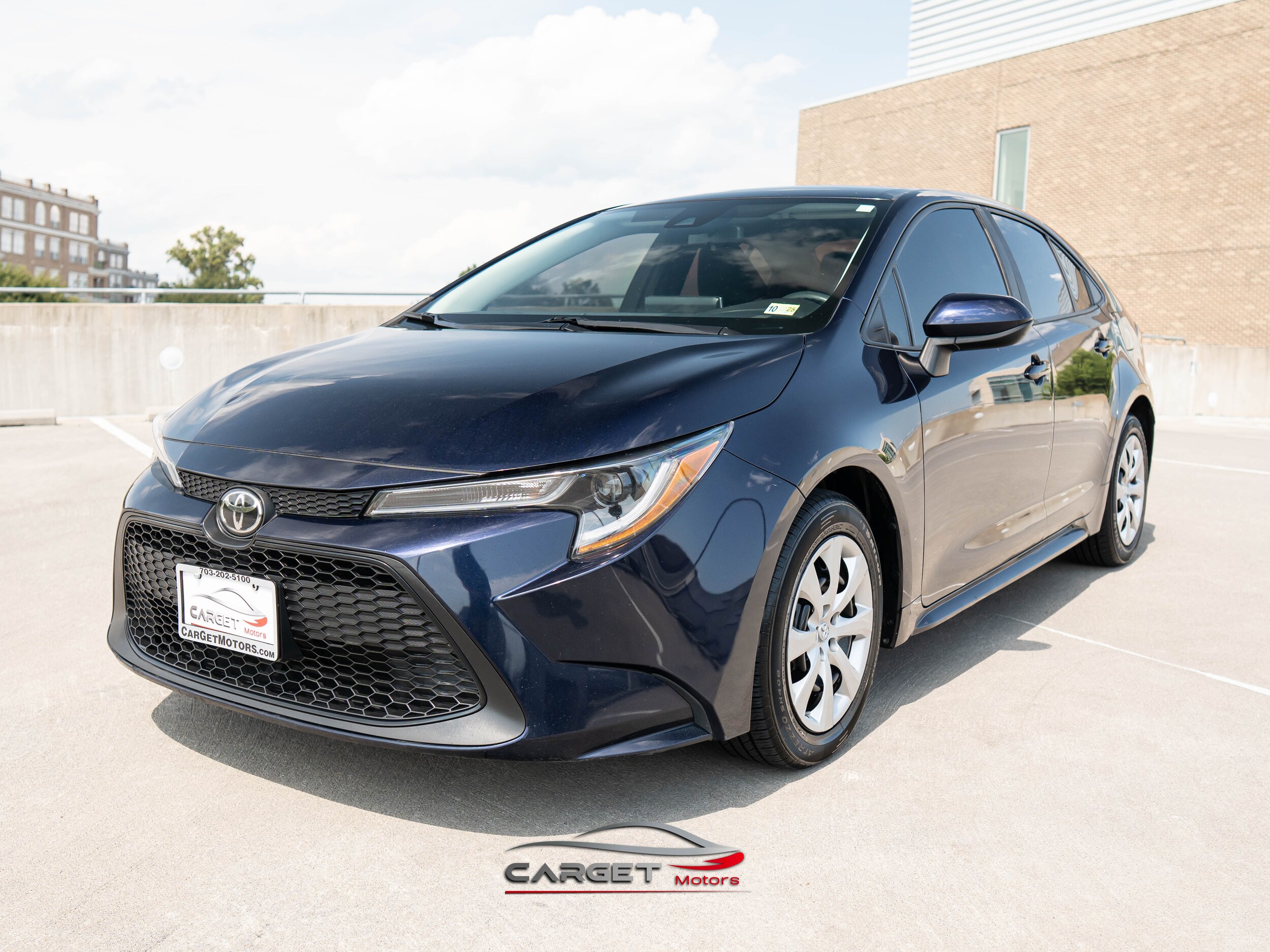 2021 Toyota Corolla LE photo 3