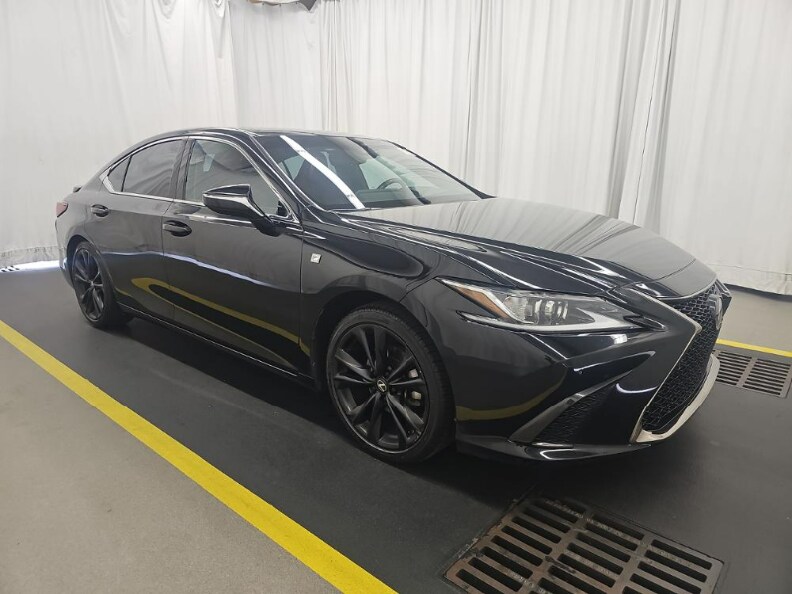 2022 Lexus ES 350 F SPORT photo 2