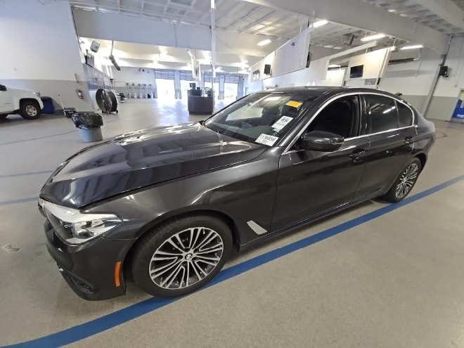 2020 BMW 5 Series 530i xDrive Sedan's photo