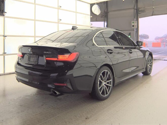 2021 Bmw 330i xDrive photo 2