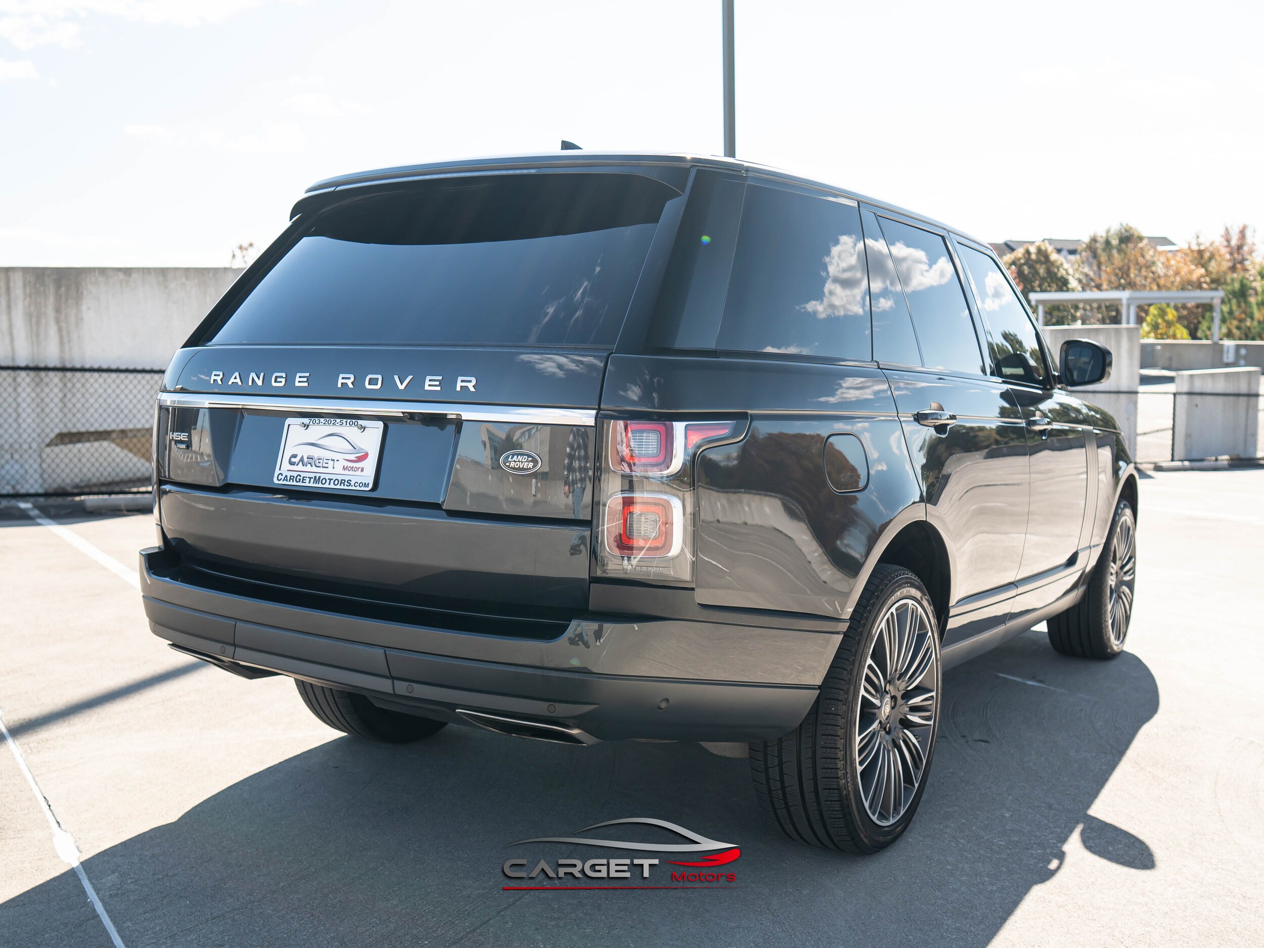 2020 Land Rover Range Rover P525 HSE photo 3