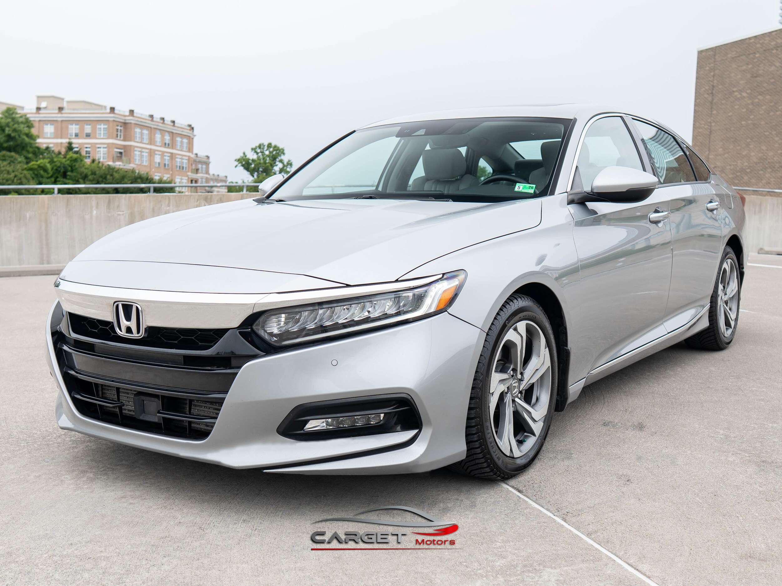 2019 Honda Accord Touring photo 3