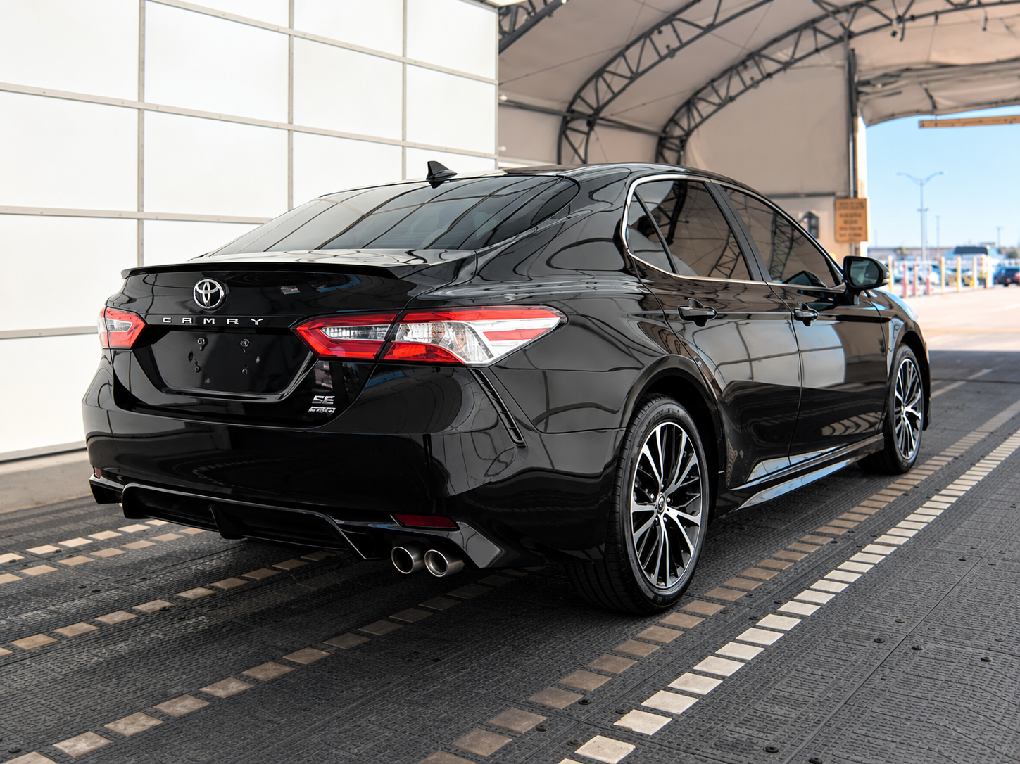 Used 2020 Toyota Camry SE Sedan