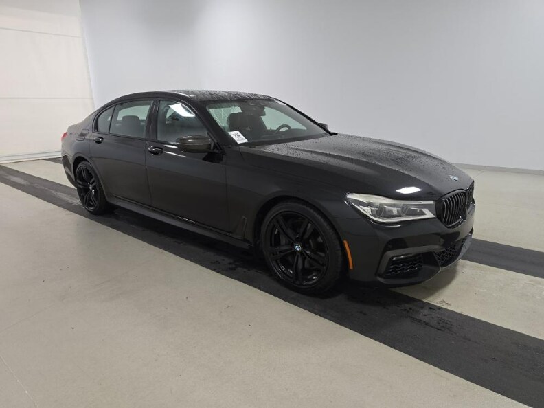 2016 Bmw 750i 7-series photo 2