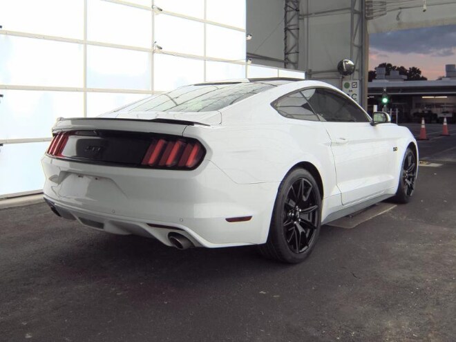 2017 Ford Mustang GT photo 3