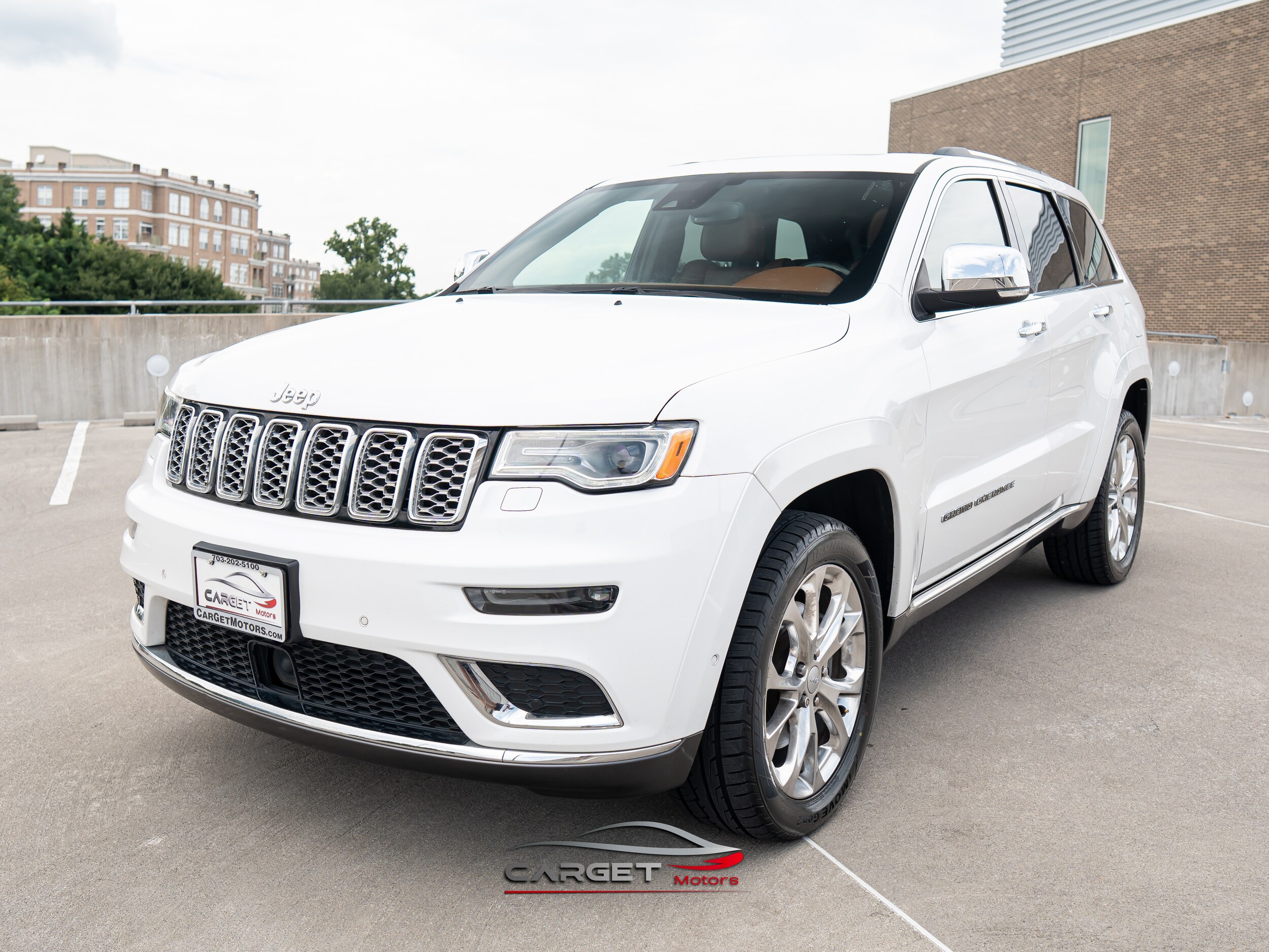 2019 Jeep Grand Cherokee Summit photo 3