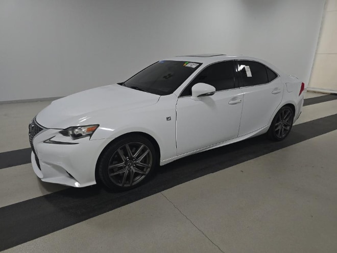 2016 Lexus IS 200t's photo