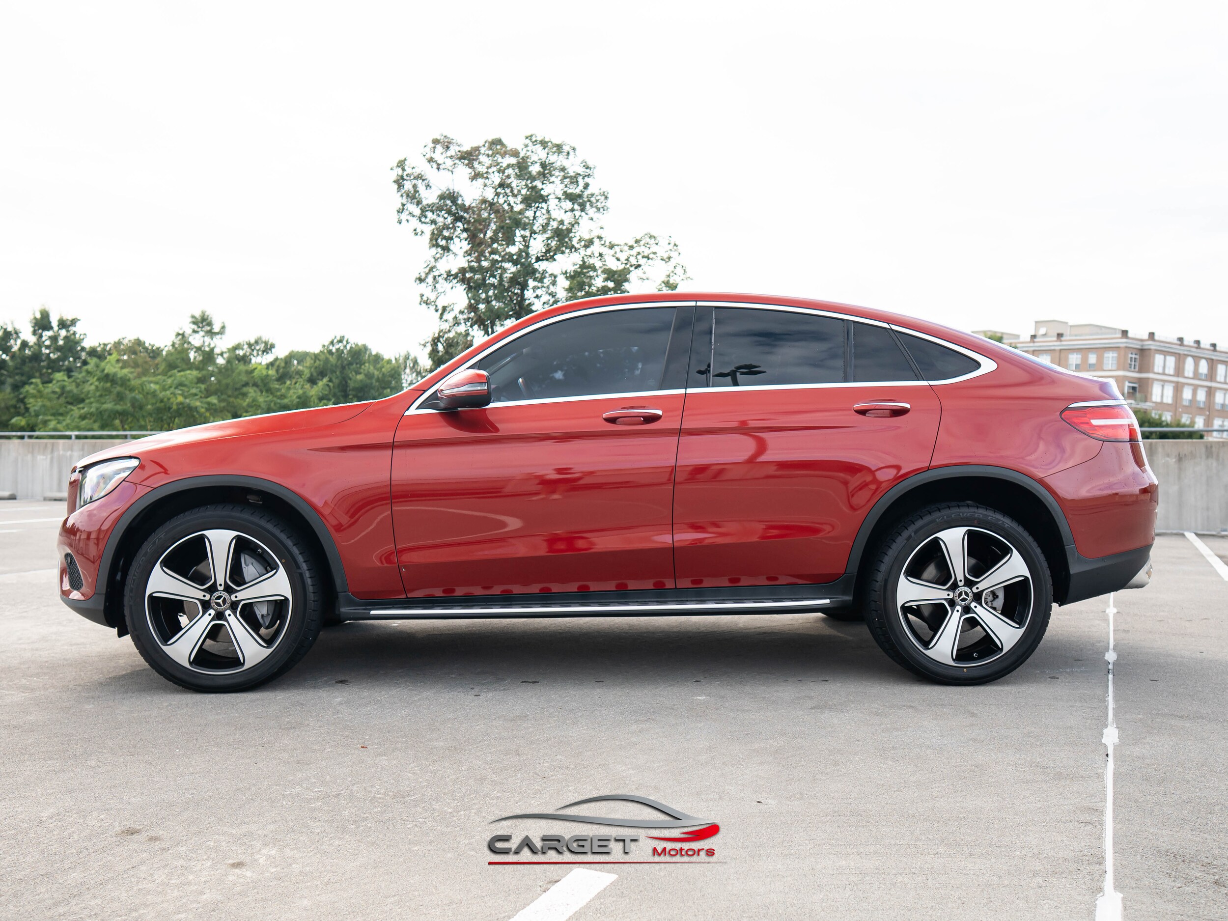 2018 Mercedes Benz GLC 300 4MATIC photo 3
