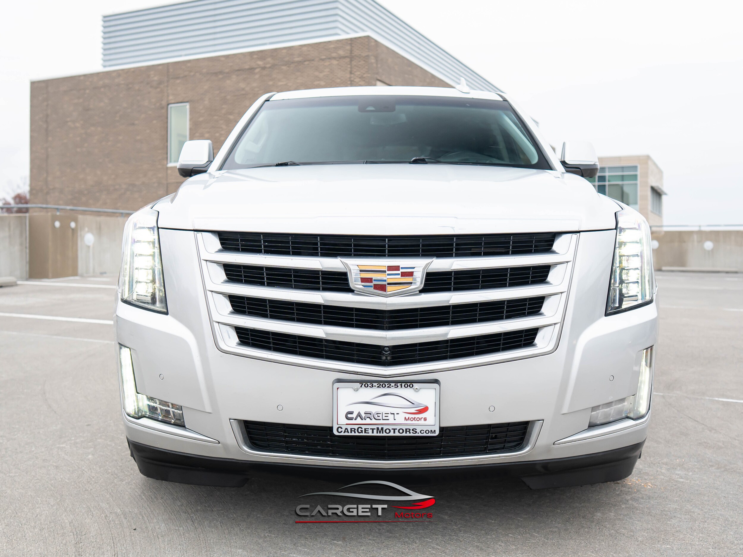 2019 Cadillac Escalade Luxury photo 2