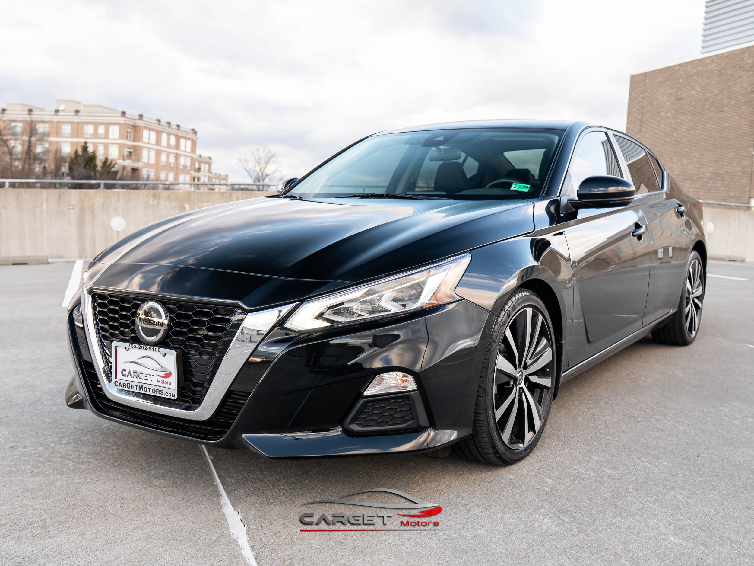 2022 Nissan Altima SR photo 3