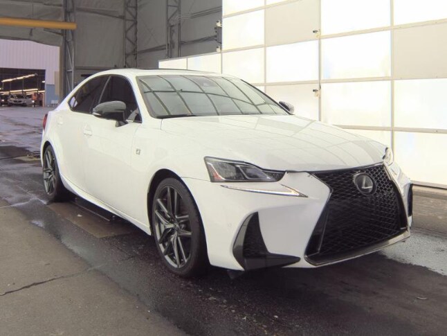 2019 Lexus IS 300 photo 2