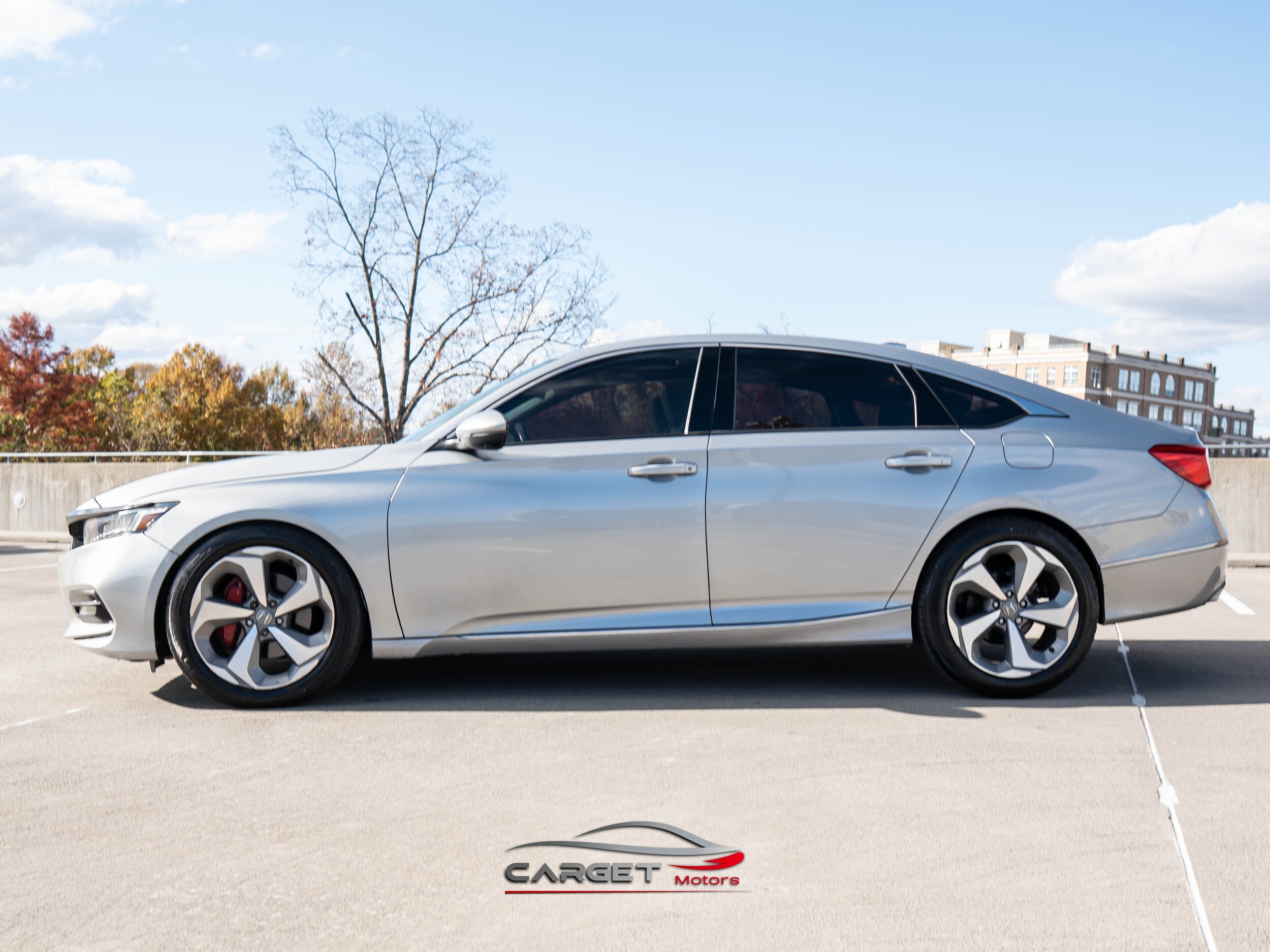 2019 Honda Accord Touring 2.0T photo 3