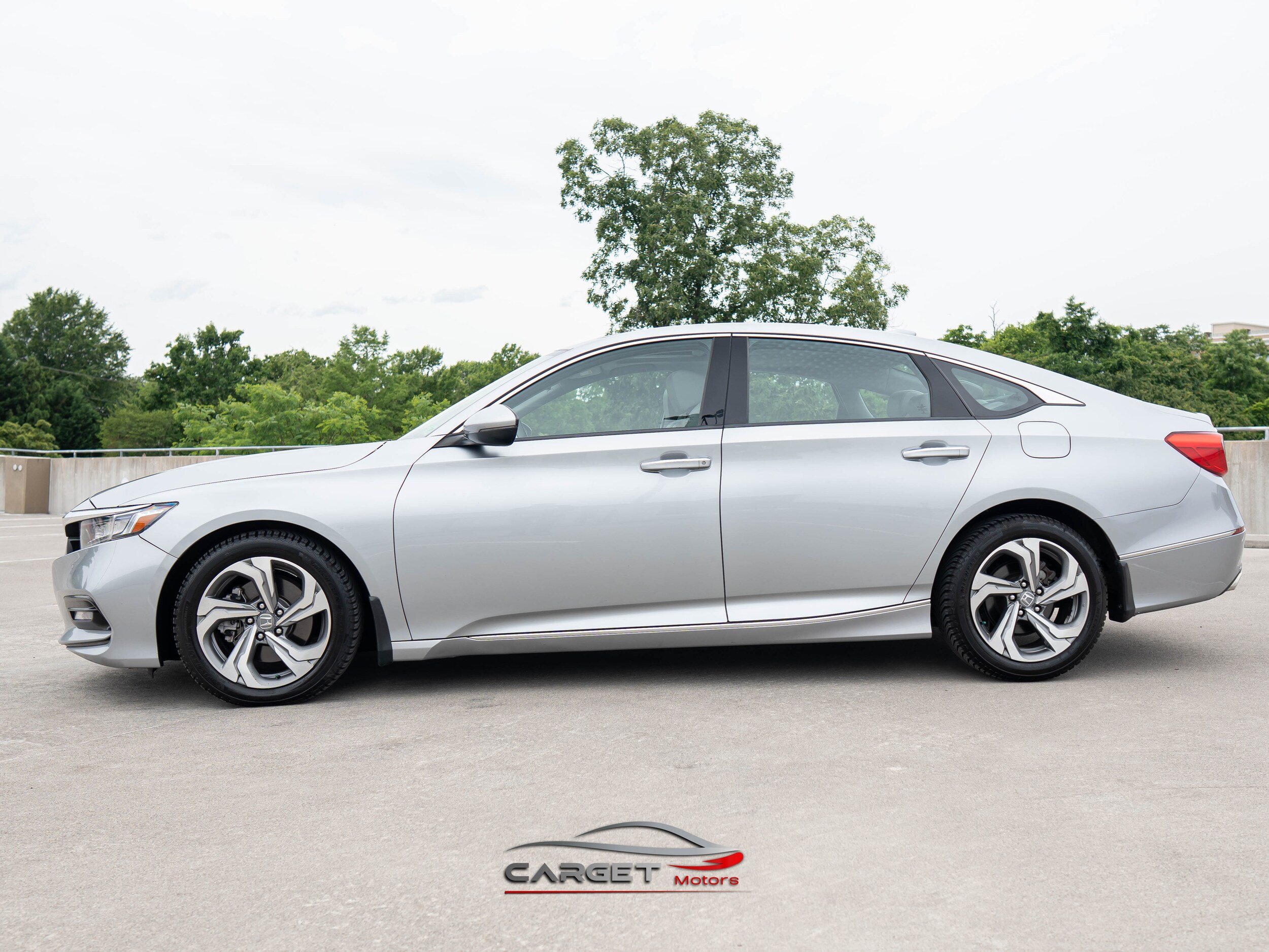 2019 Honda Accord Touring photo 4