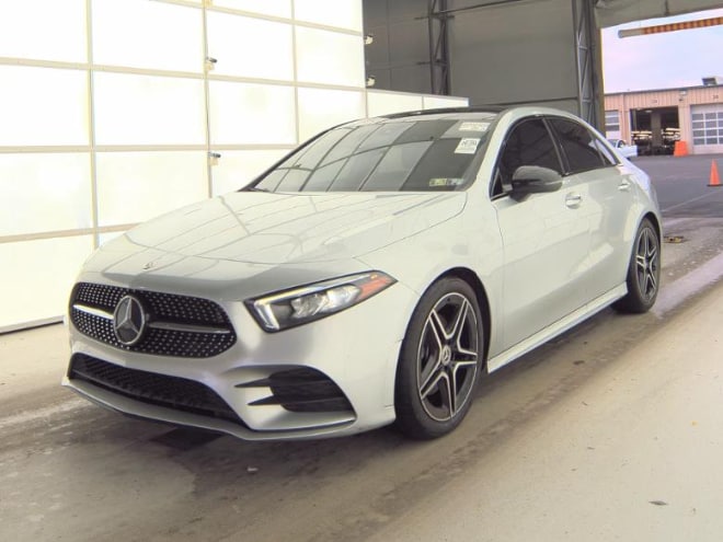 2021 Mercedes-Benz A-Class A220's photo