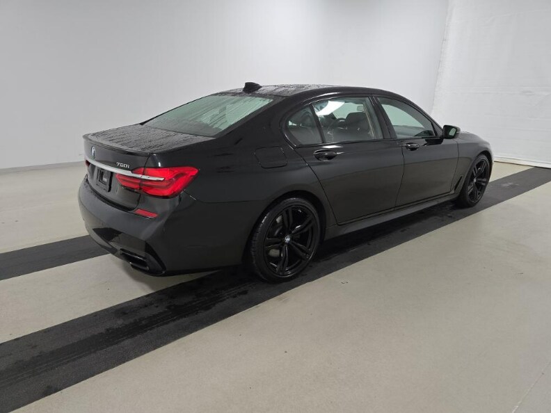 2016 Bmw 750i 7-series photo 3