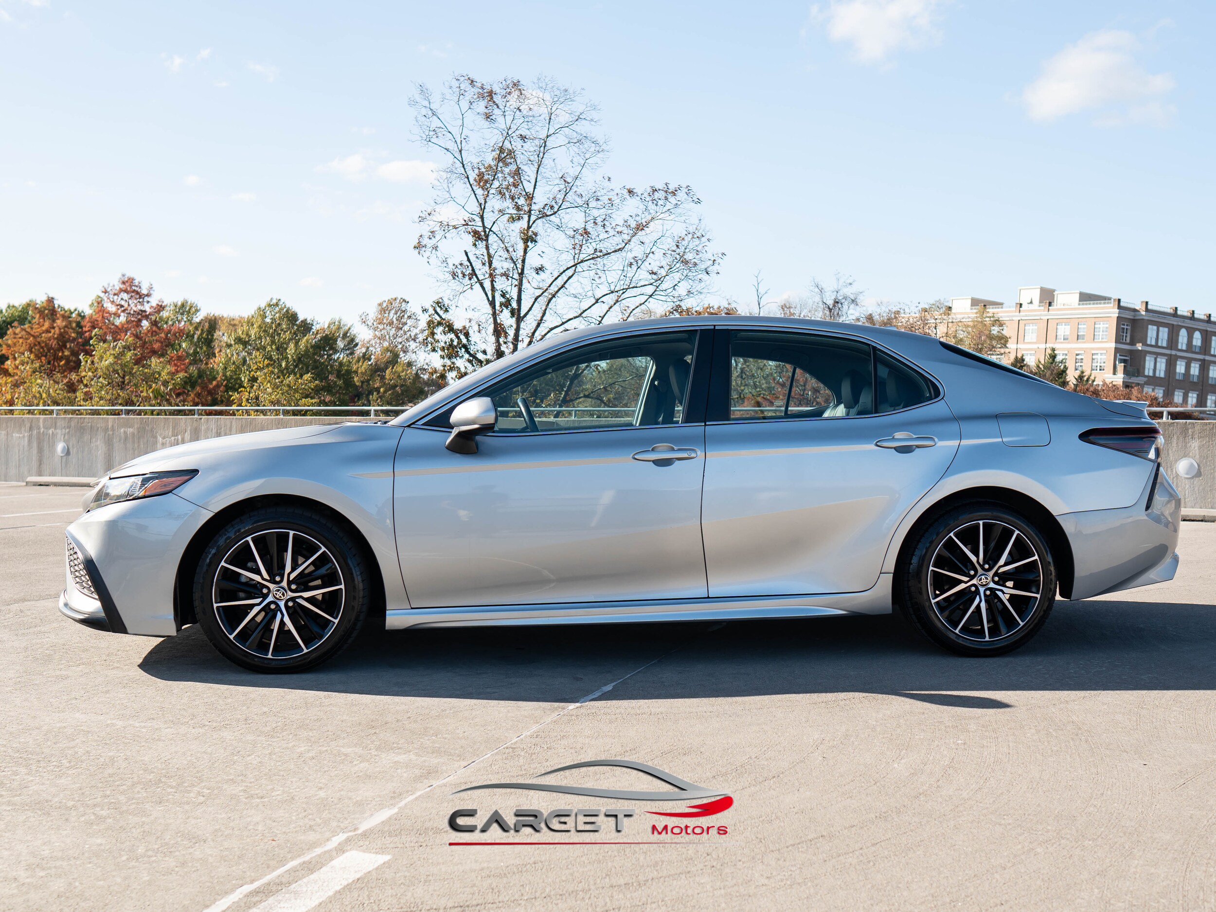 2021 Toyota Camry SE photo 4