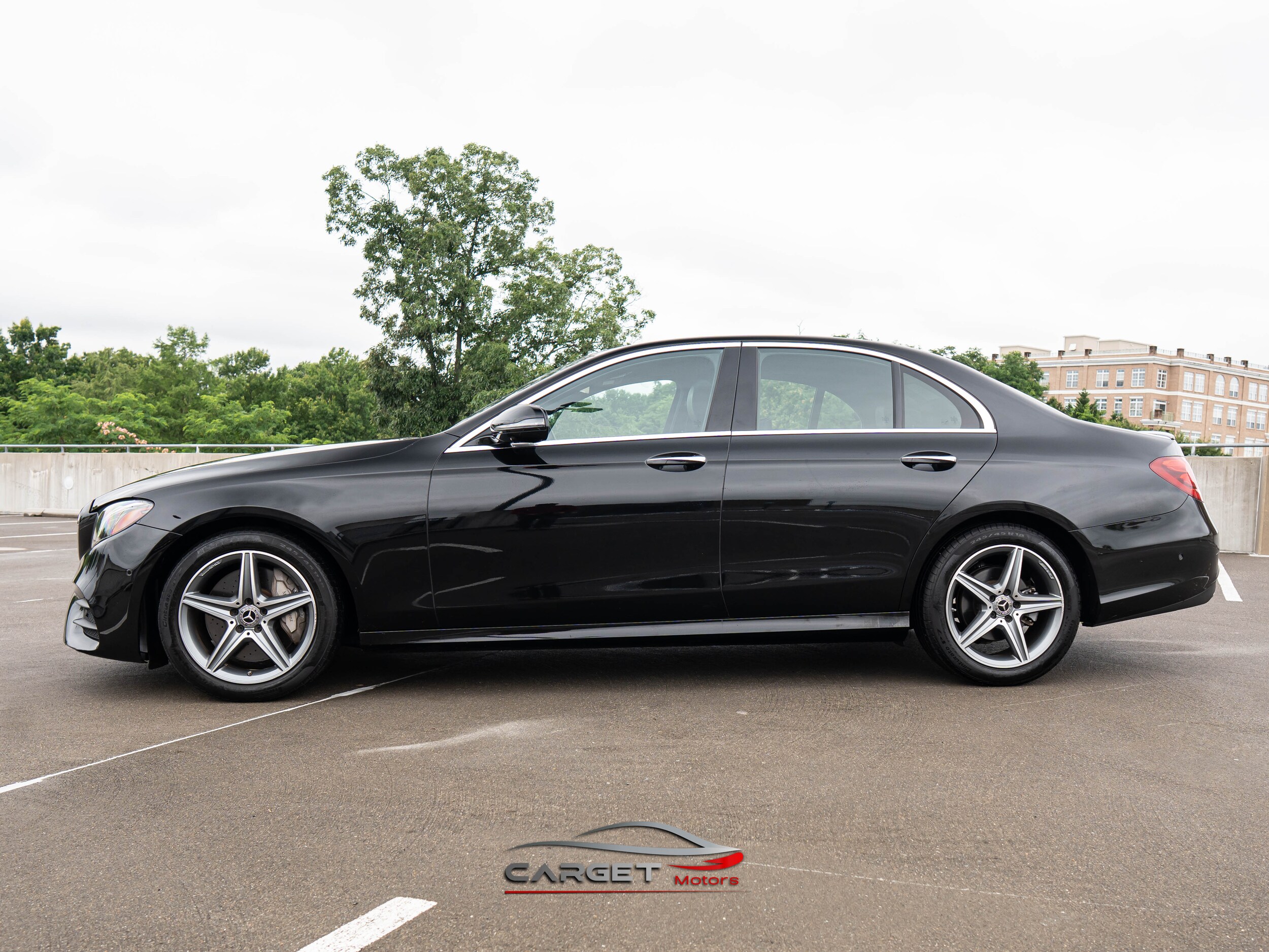 2019 Mercedes Benz E 300 4MATIC photo 4