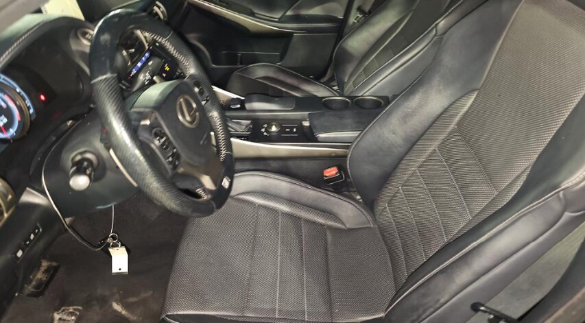 2015 Lexus IS 350 photo 4
