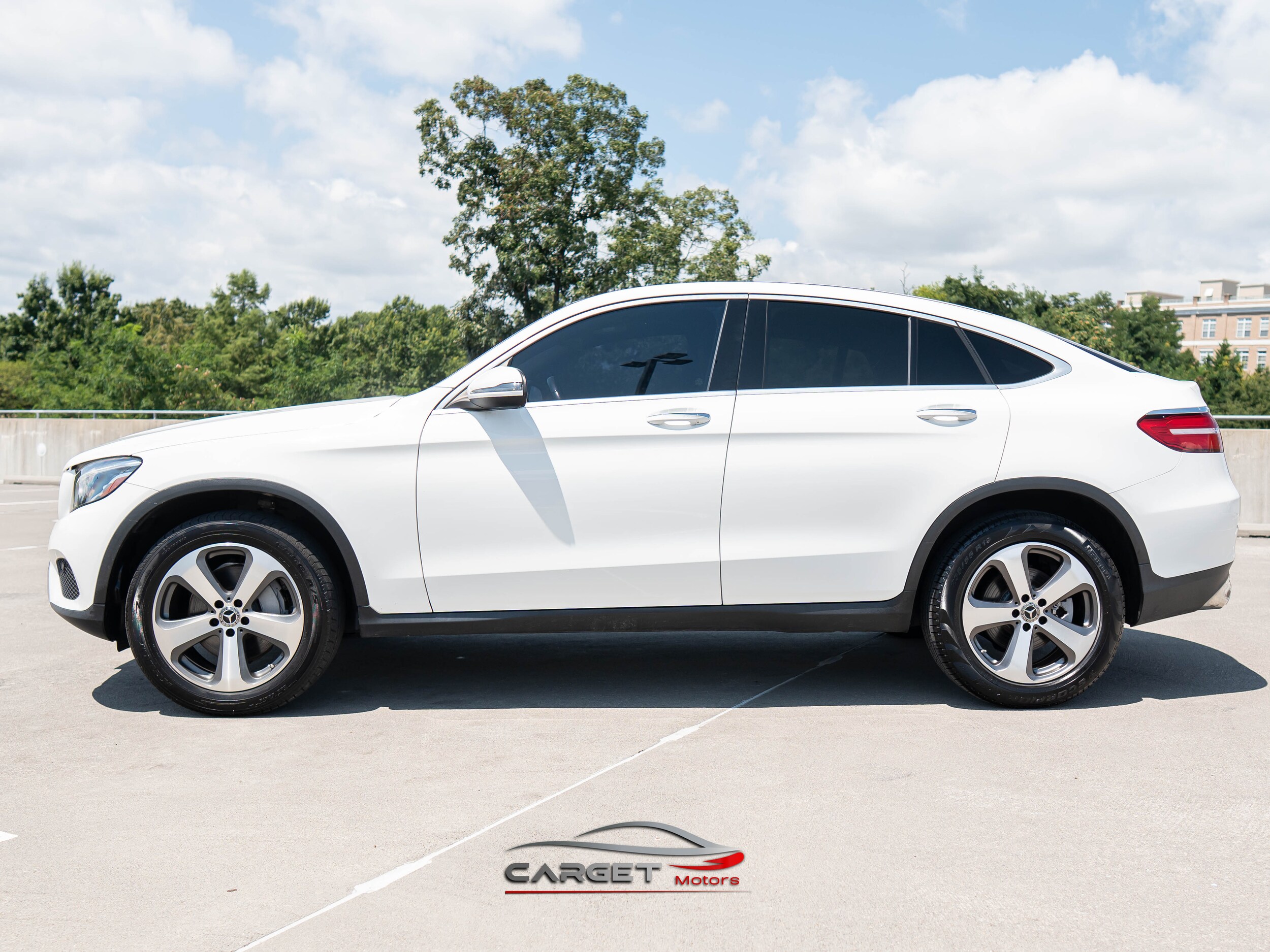 2018 Mercedes Benz GLC 300 4MATIC photo 4