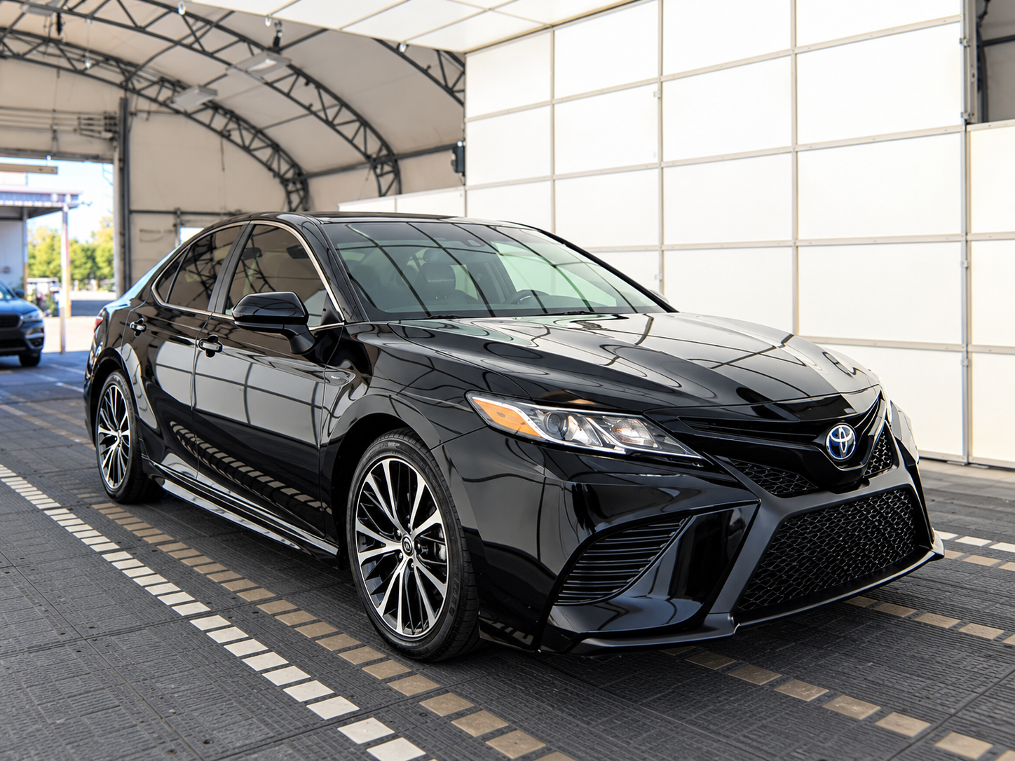 Used 2020 Toyota Camry SE Sedan