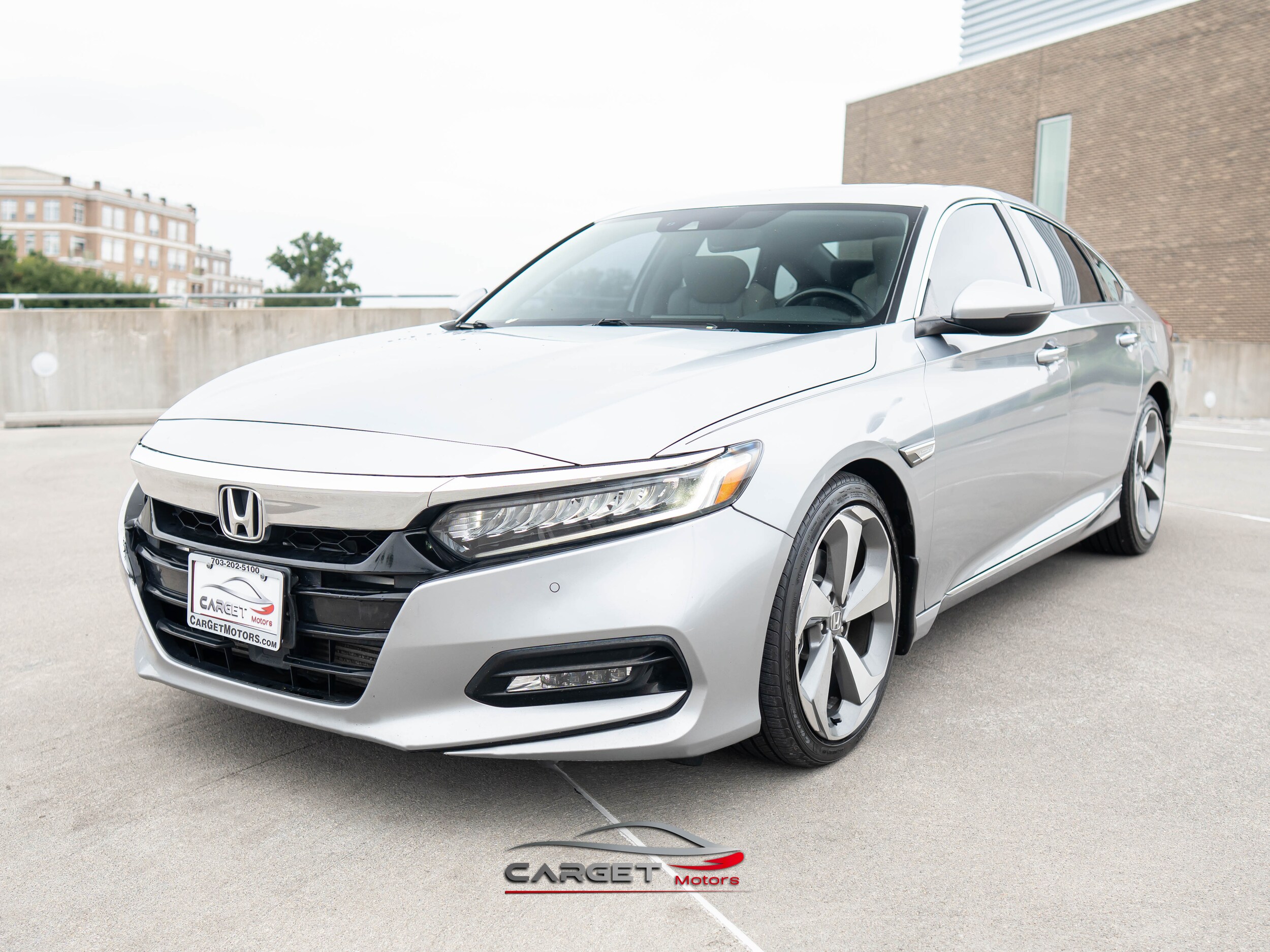 2019 Honda Accord Touring 2.0T photo 3