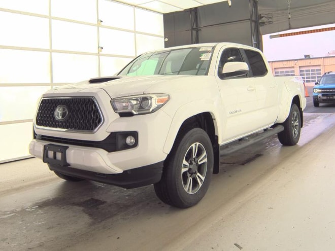 2018 Toyota Tacoma TRD Sport's photo
