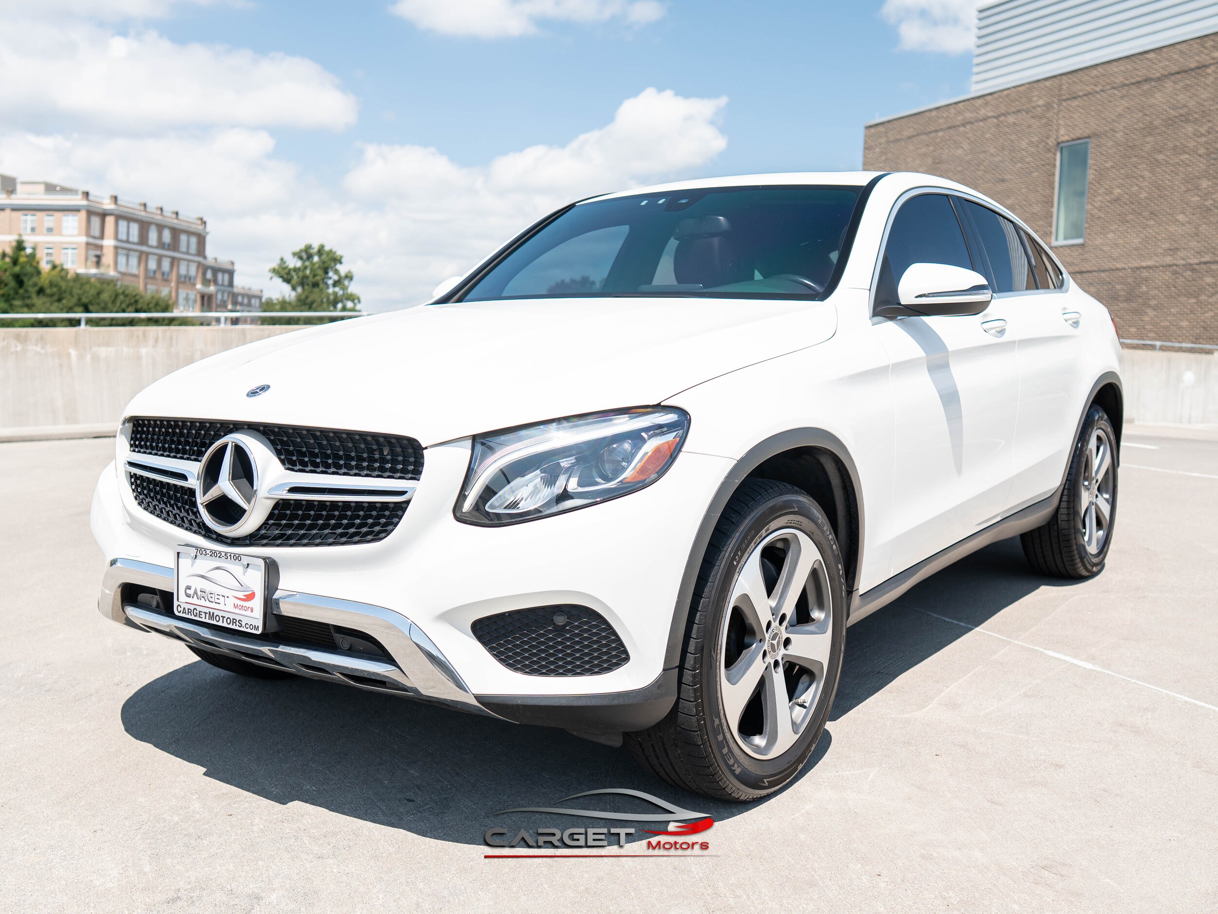 2018 Mercedes Benz GLC 300 4MATIC photo 3