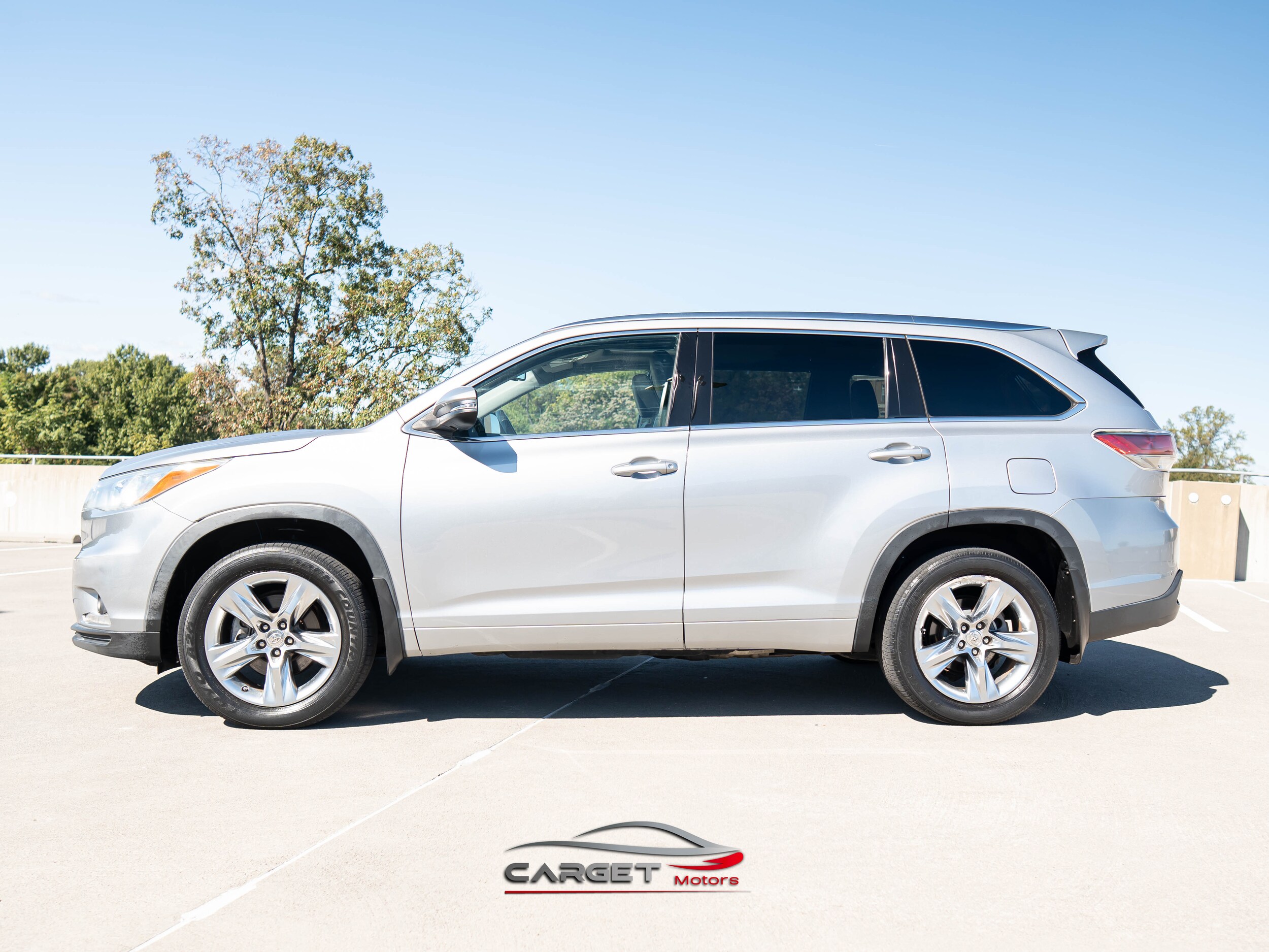 2015 Toyota Highlander LE photo 3