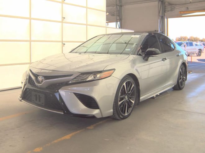 2019 Toyota Camry XSE's photo