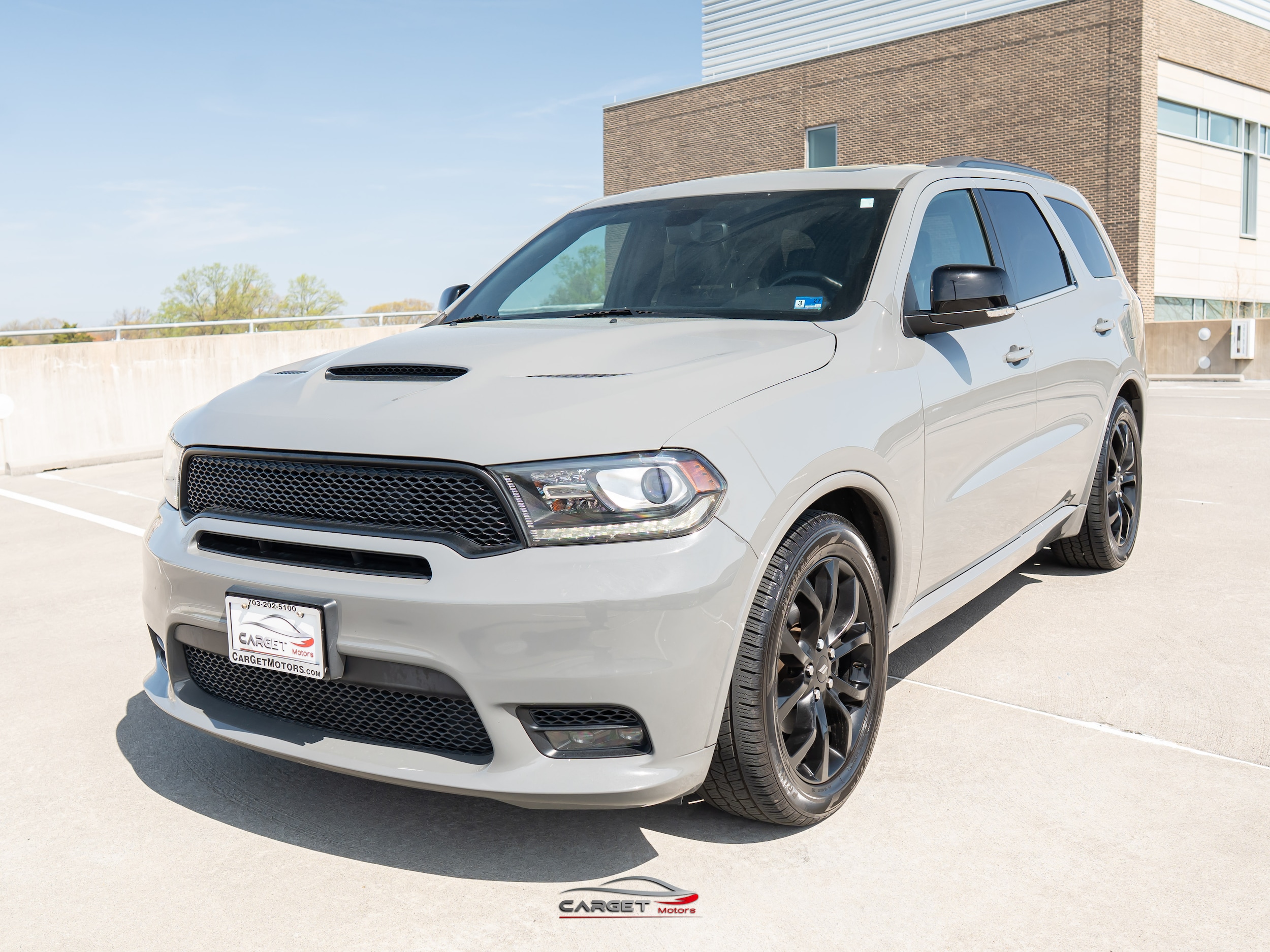 View vehicle photo 3