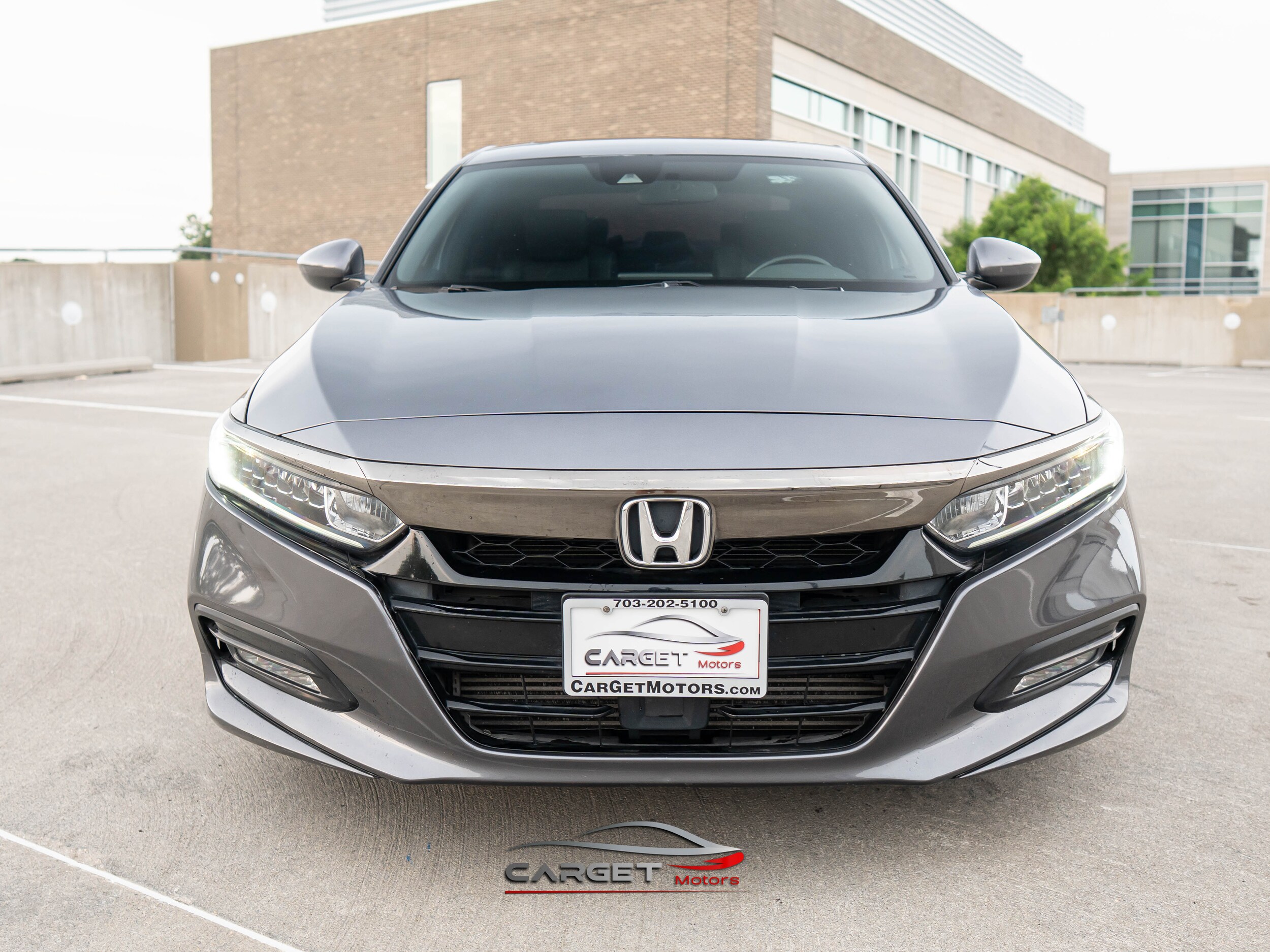 2020 Honda Accord Sport 2.0T photo 2