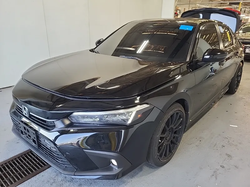 2024 Honda Civic Touring CVT's photo