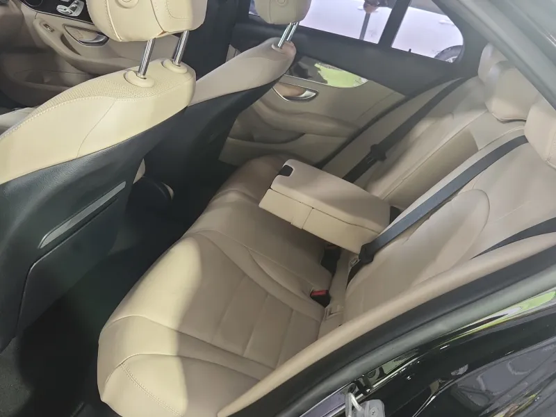 2019 Mercedes Benz C 300 photo 4