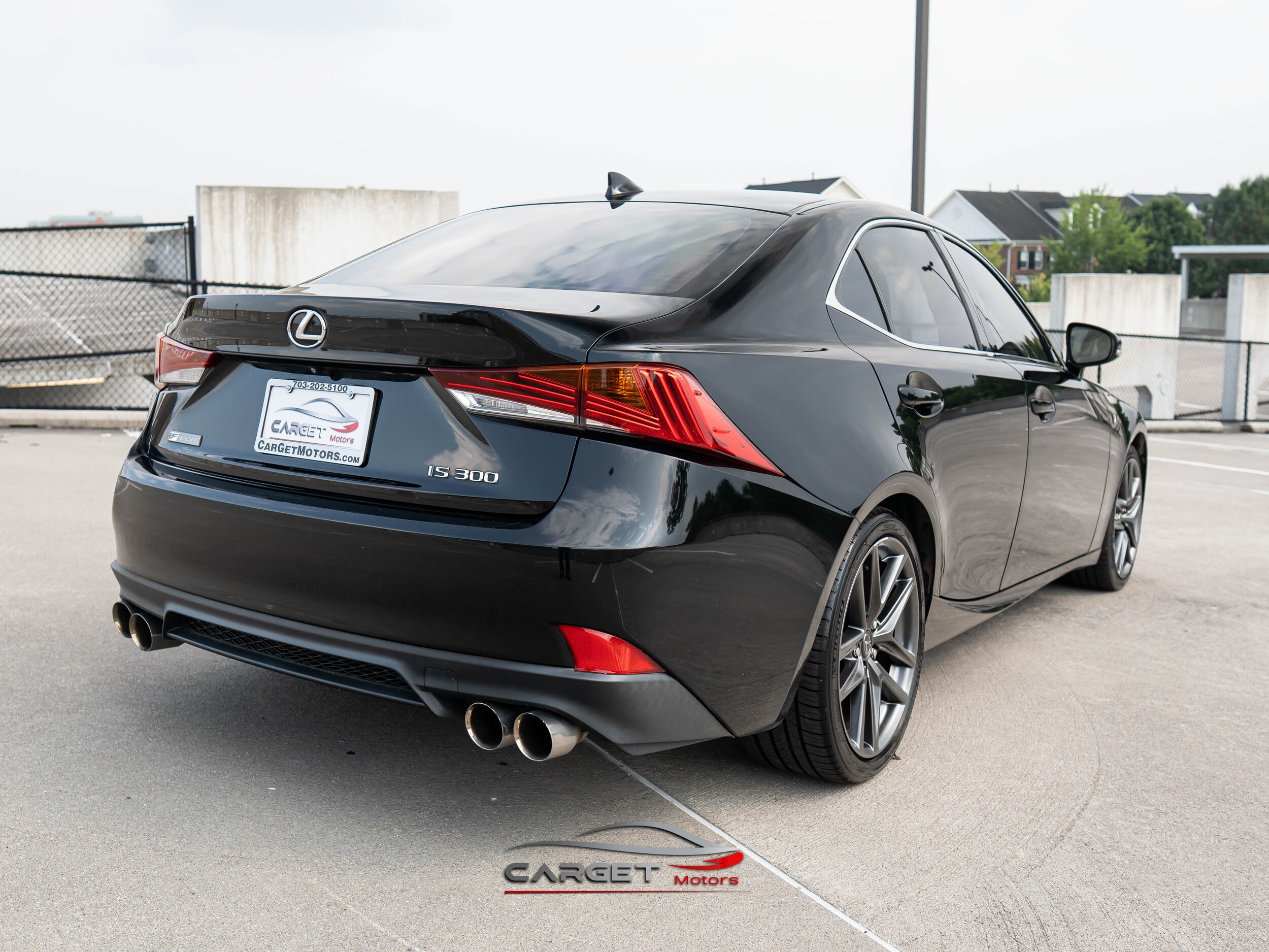 2018 Lexus IS 300 F SPORT photo 4