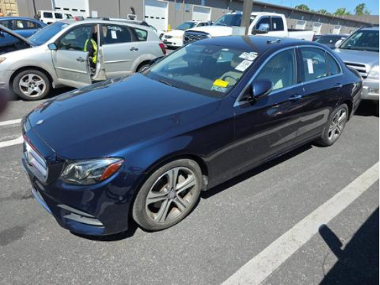 2017 Mercedes-Benz E-Class E300 4MATIC's photo