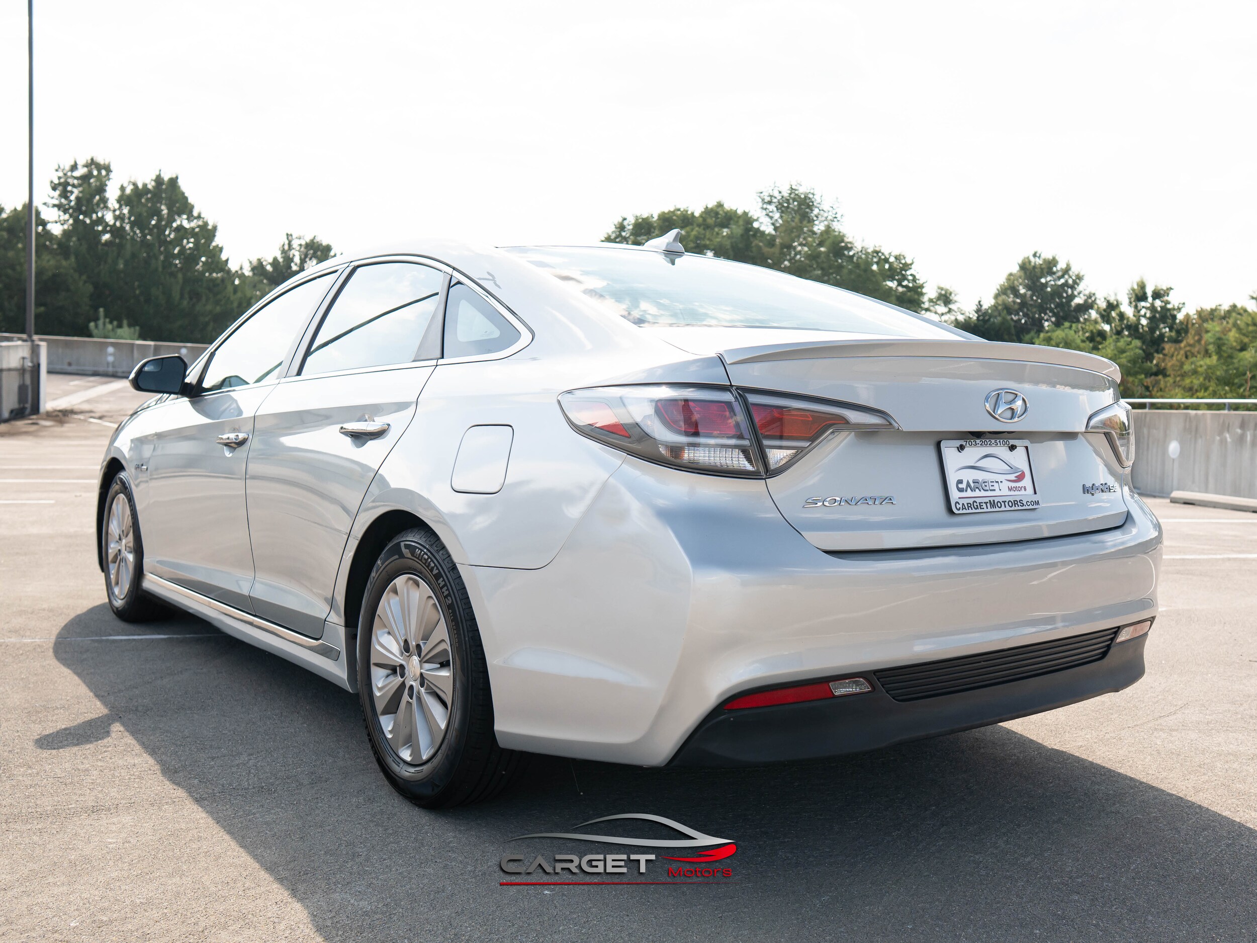 2017 Hyundai Sonata Hybrid SE photo 2