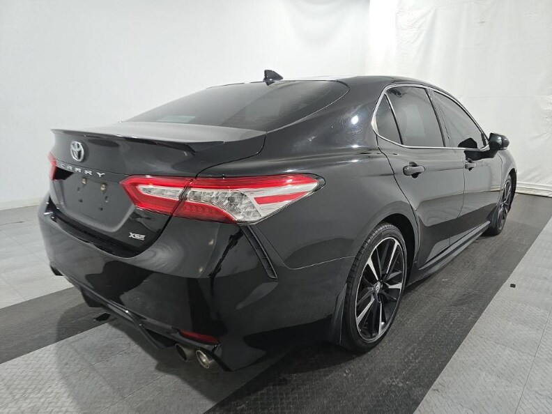 2020 Toyota Camry XSE photo 3