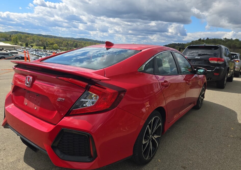 2019 Honda Civic Si photo 2