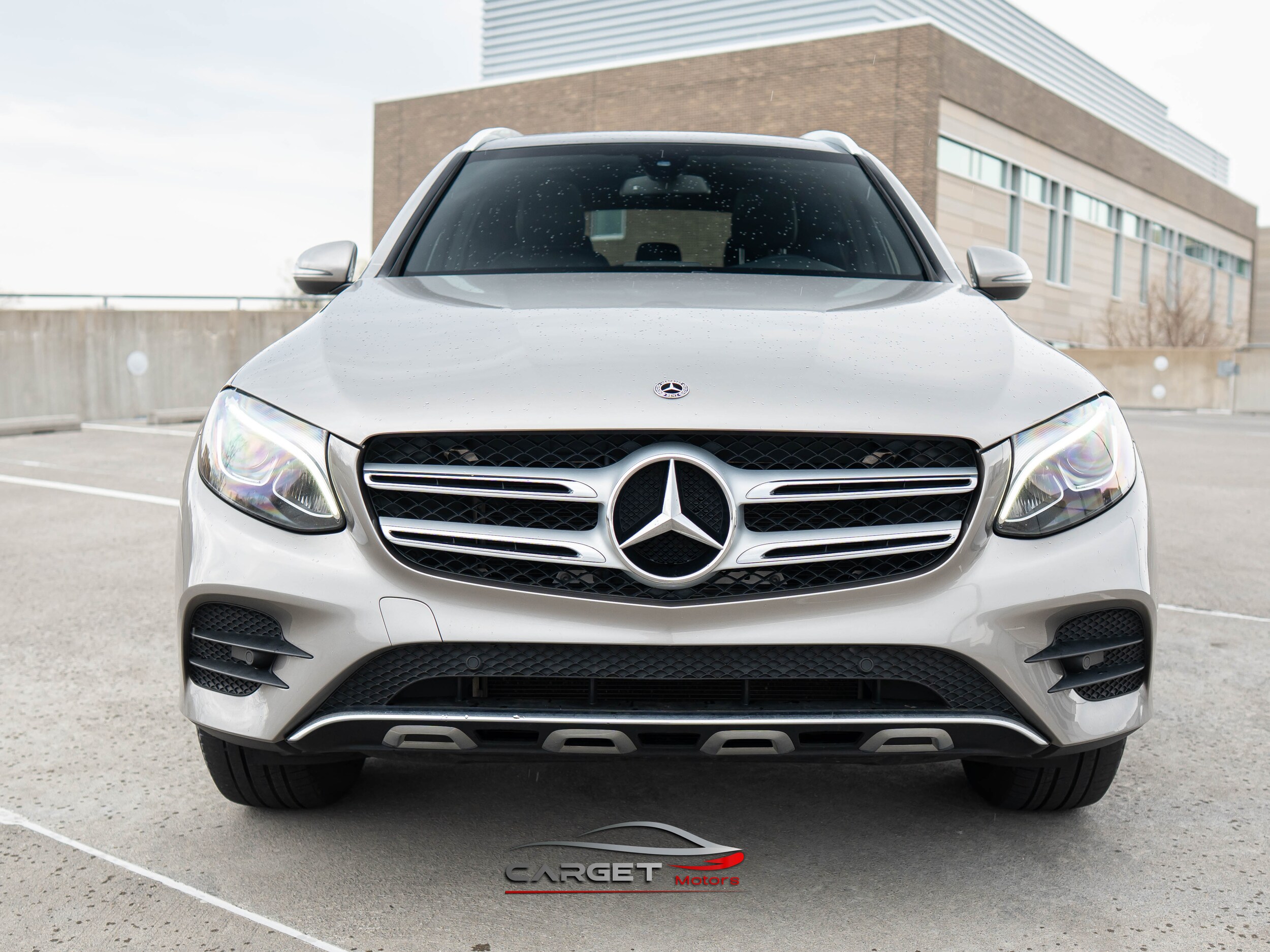 2019 Mercedes Benz GLC 300 4MATIC photo 2