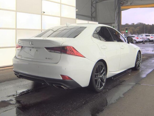2019 Lexus IS 300 photo 3